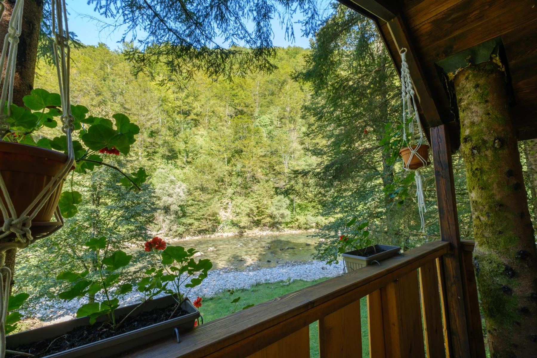 Treehouse KUPARI Nacionalni park Risnjak