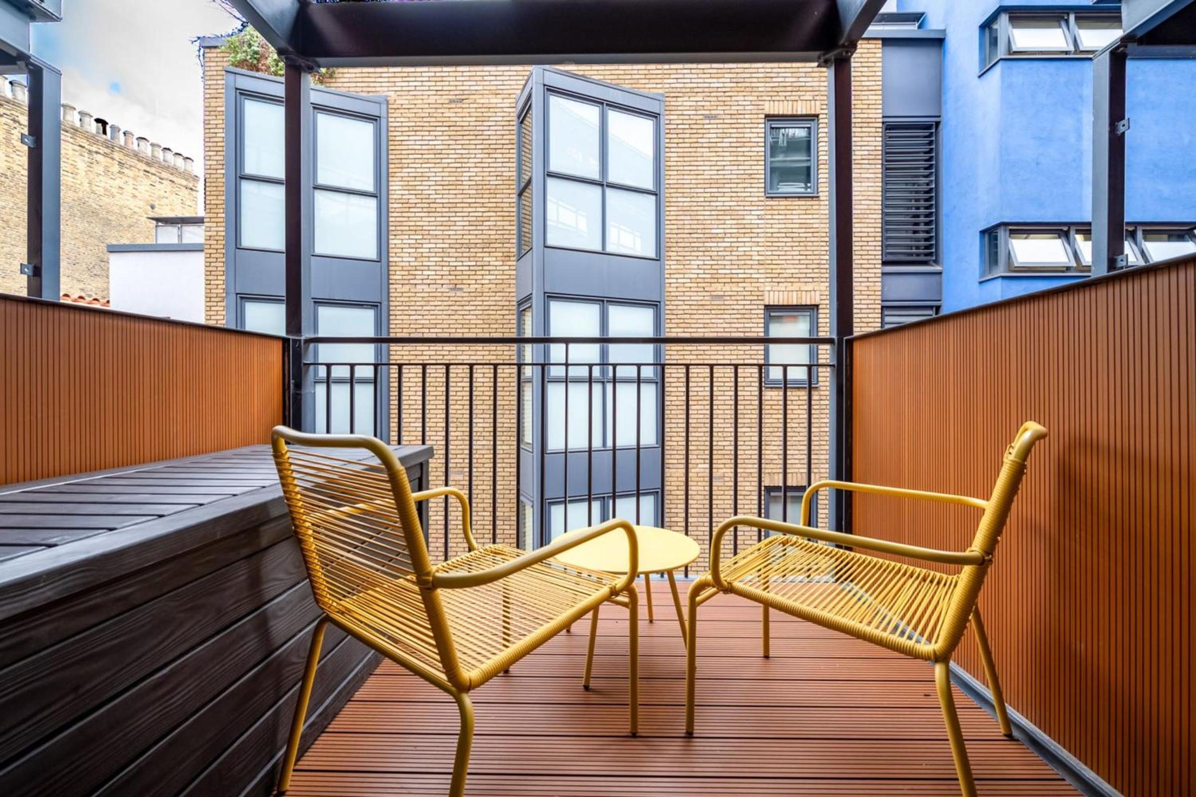balcony