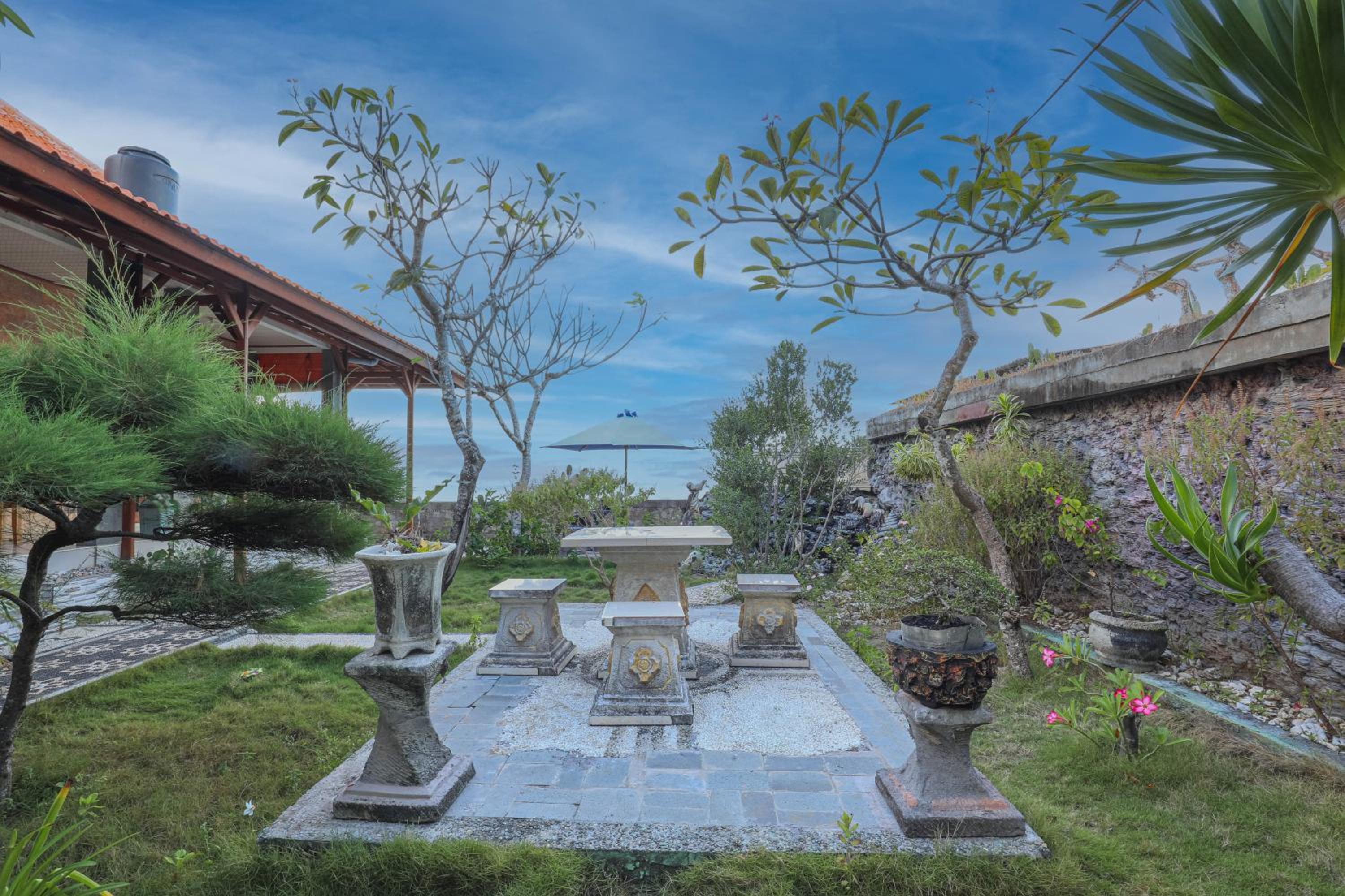 Swan Beach Inn