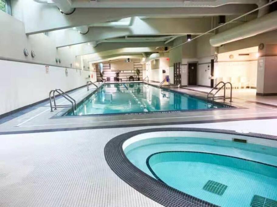 Downtown 4bd 2ba View Skytrain 2 Free Parking