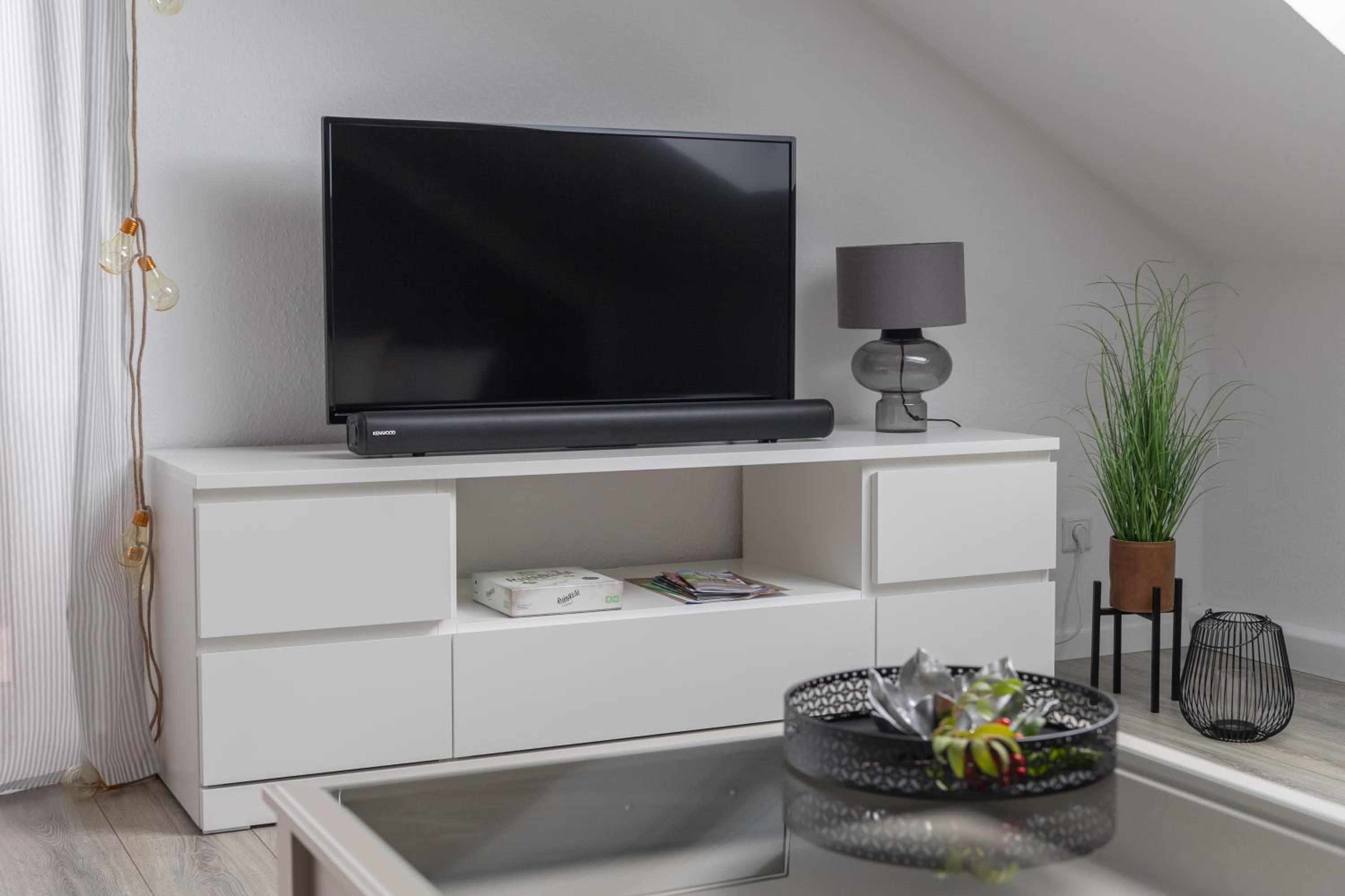fuldaliebe - Helle Ferienwohnung mit Küche, Parkplatz, WLAN, Self Check-in
