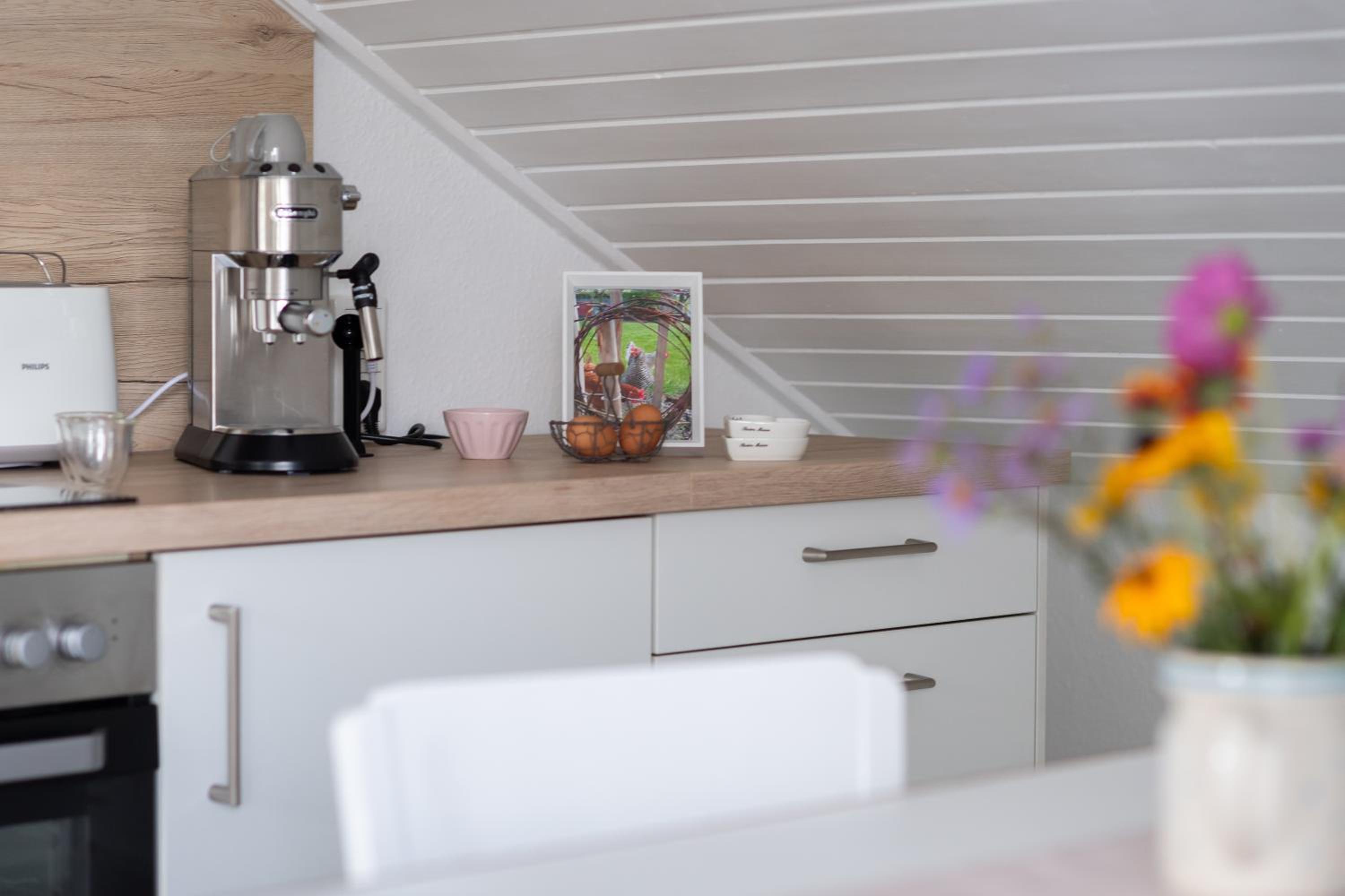 fuldaliebe - Helle Ferienwohnung mit Küche, Parkplatz, WLAN, Self Check-in