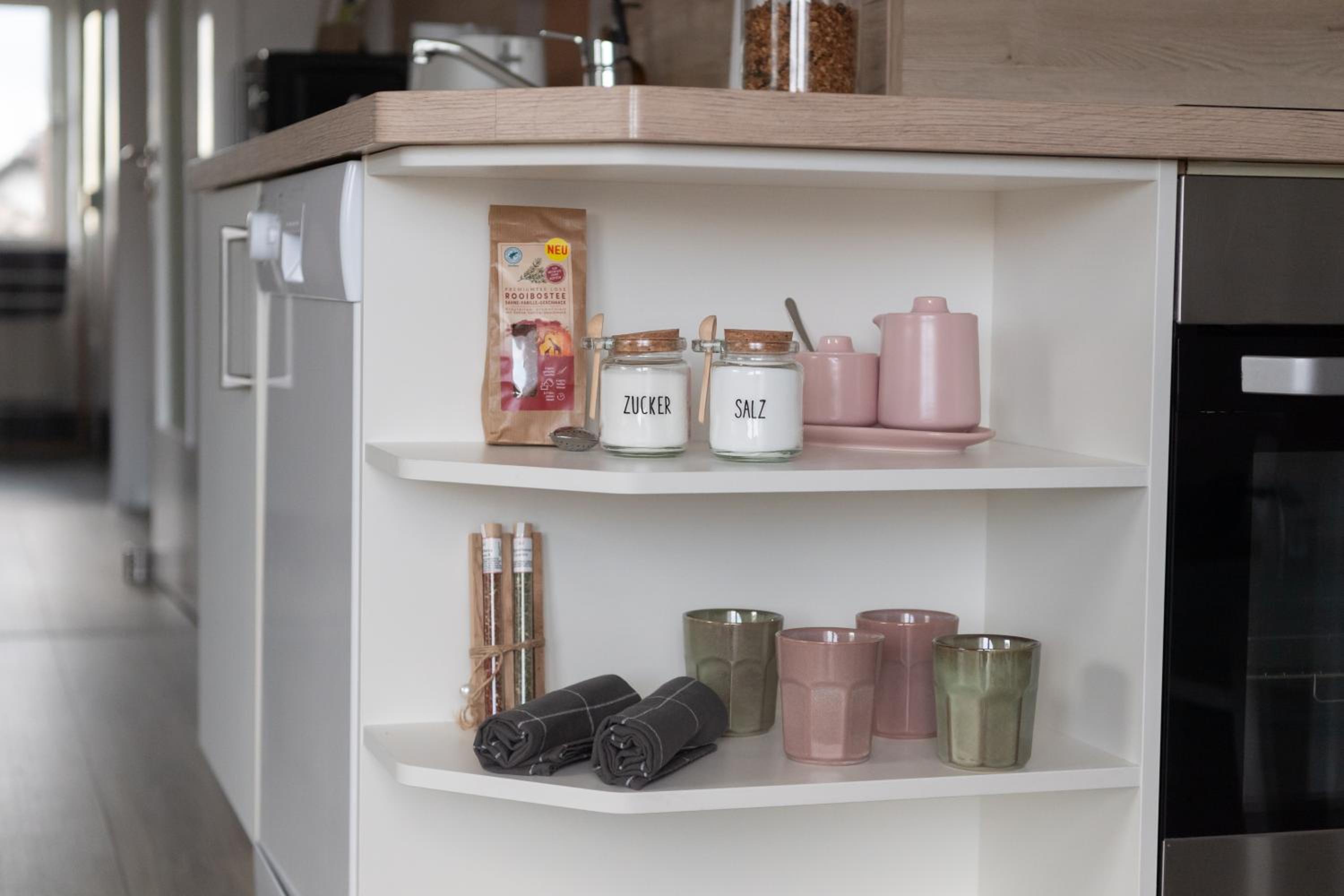 fuldaliebe - Helle Ferienwohnung mit Küche, Parkplatz, WLAN, Self Check-in