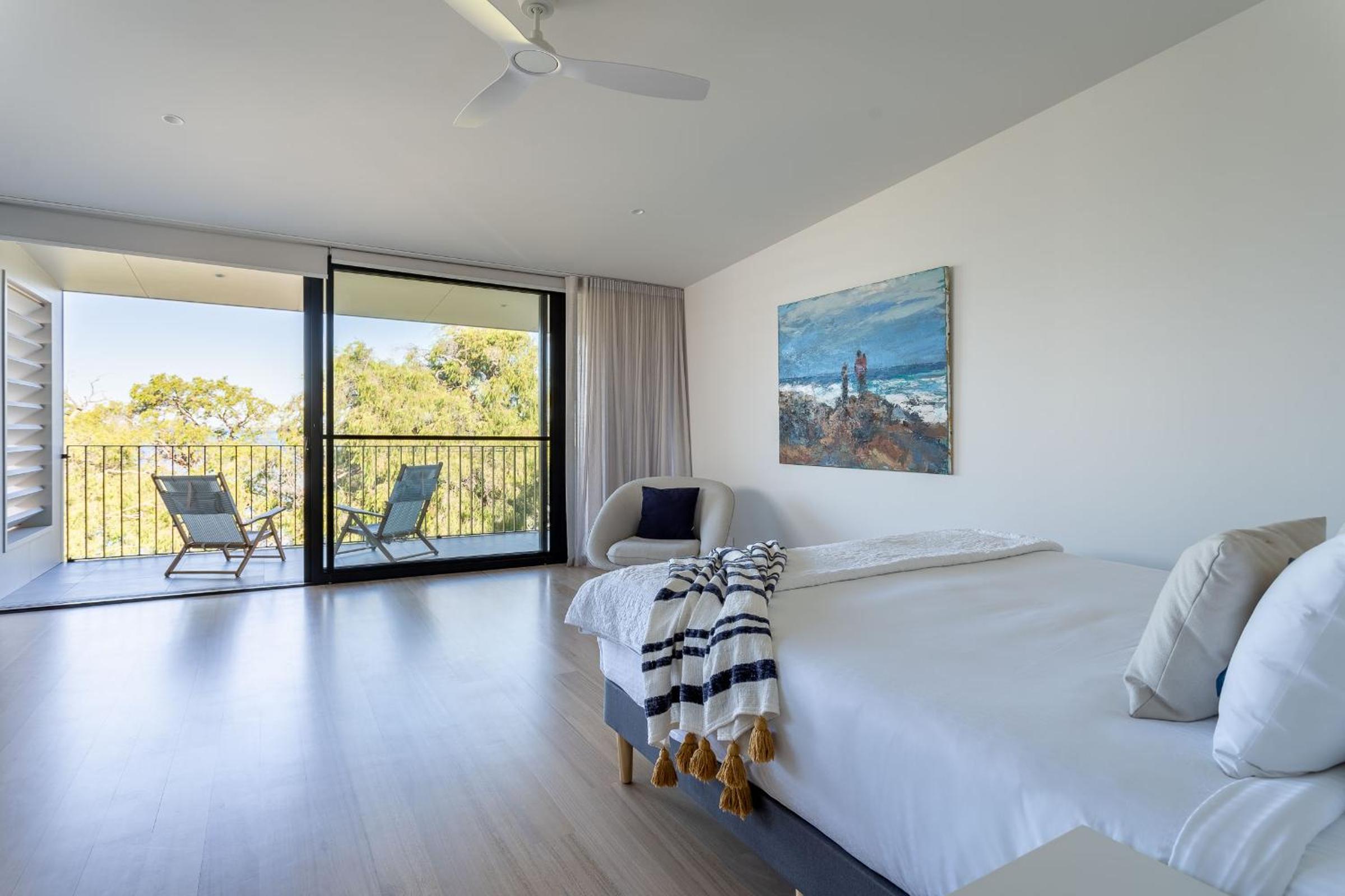 Novella I Private Properties