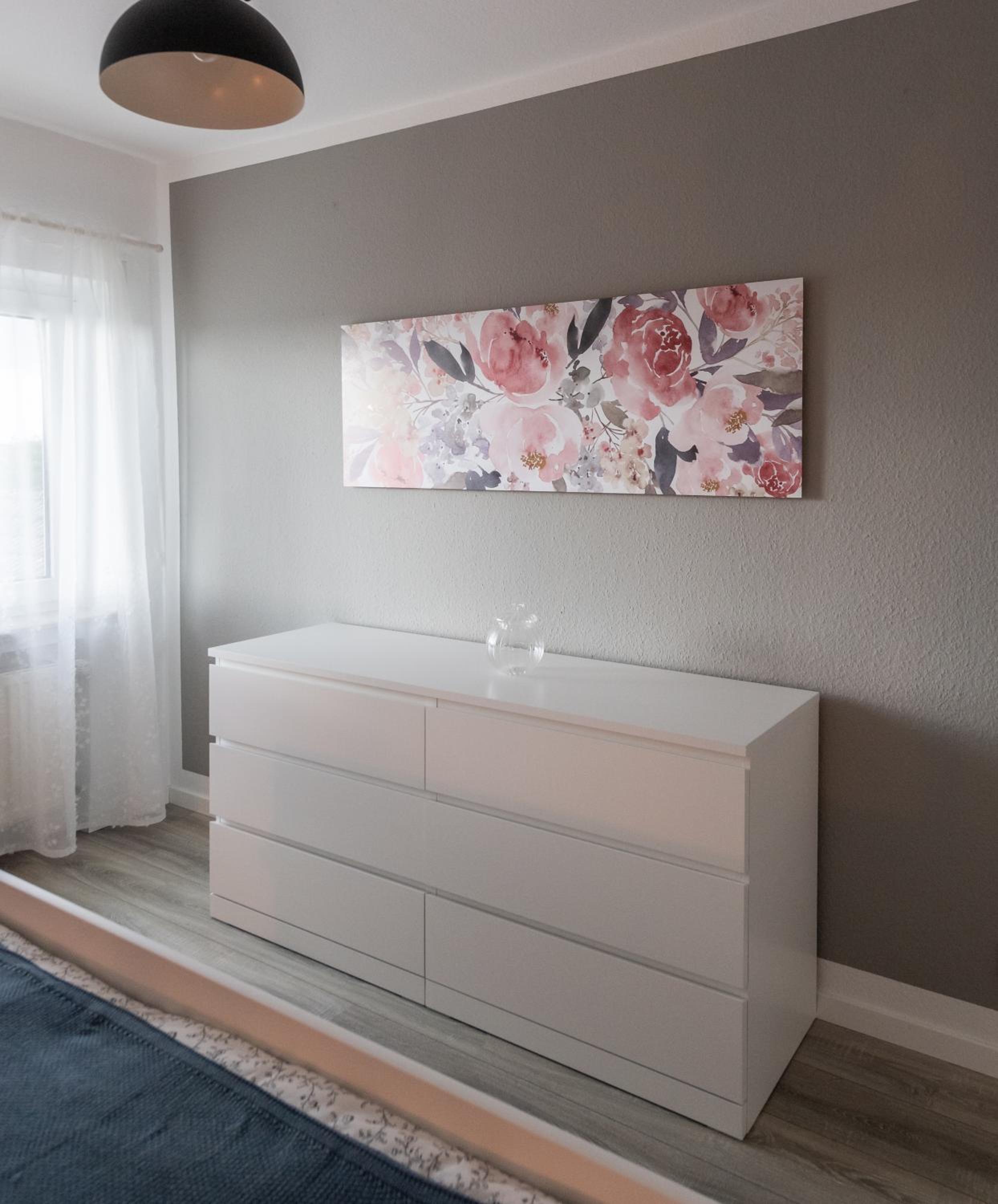 fuldaliebe - Helle Ferienwohnung mit Küche, Parkplatz, WLAN, Self Check-in