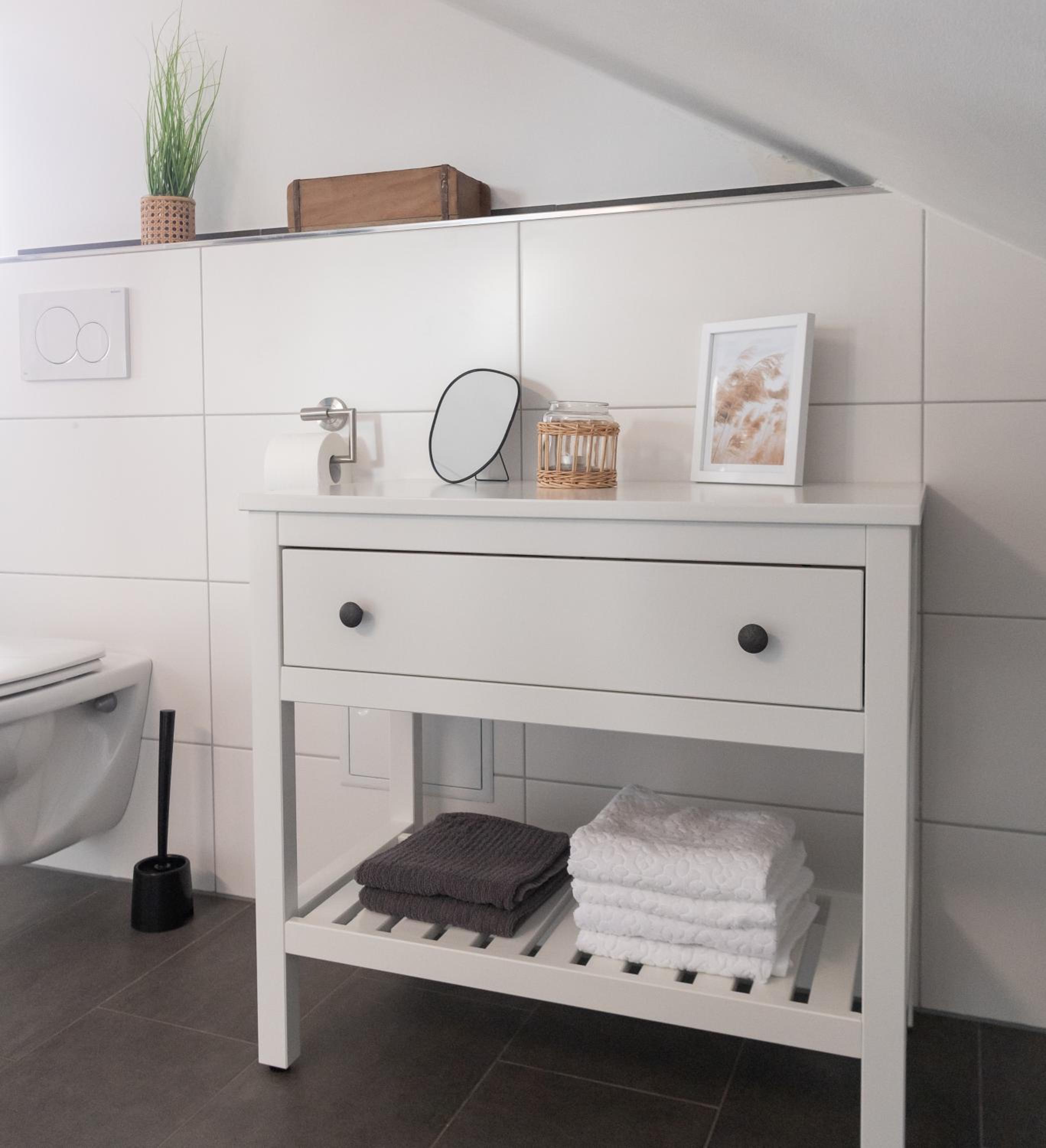 fuldaliebe - Helle Ferienwohnung mit Küche, Parkplatz, WLAN, Self Check-in