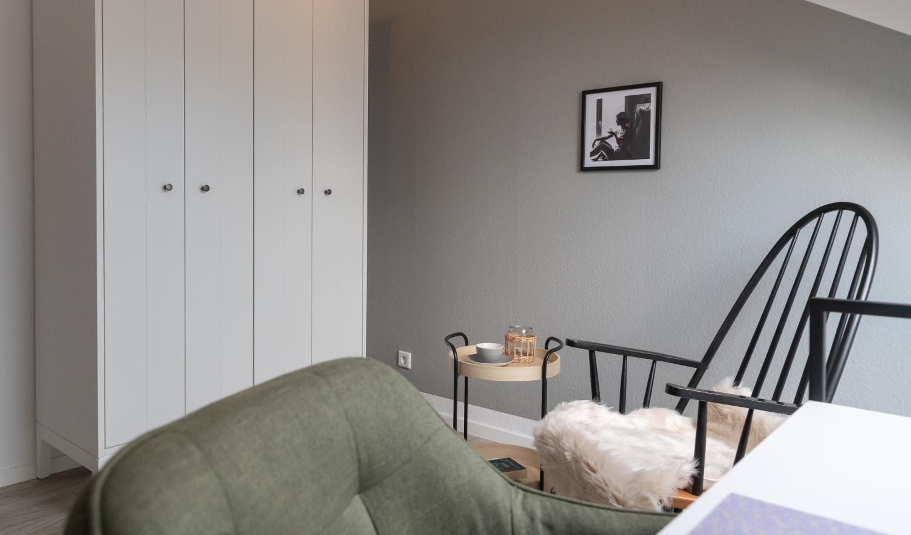 fuldaliebe - Helle Ferienwohnung mit Küche, Parkplatz, WLAN, Self Check-in