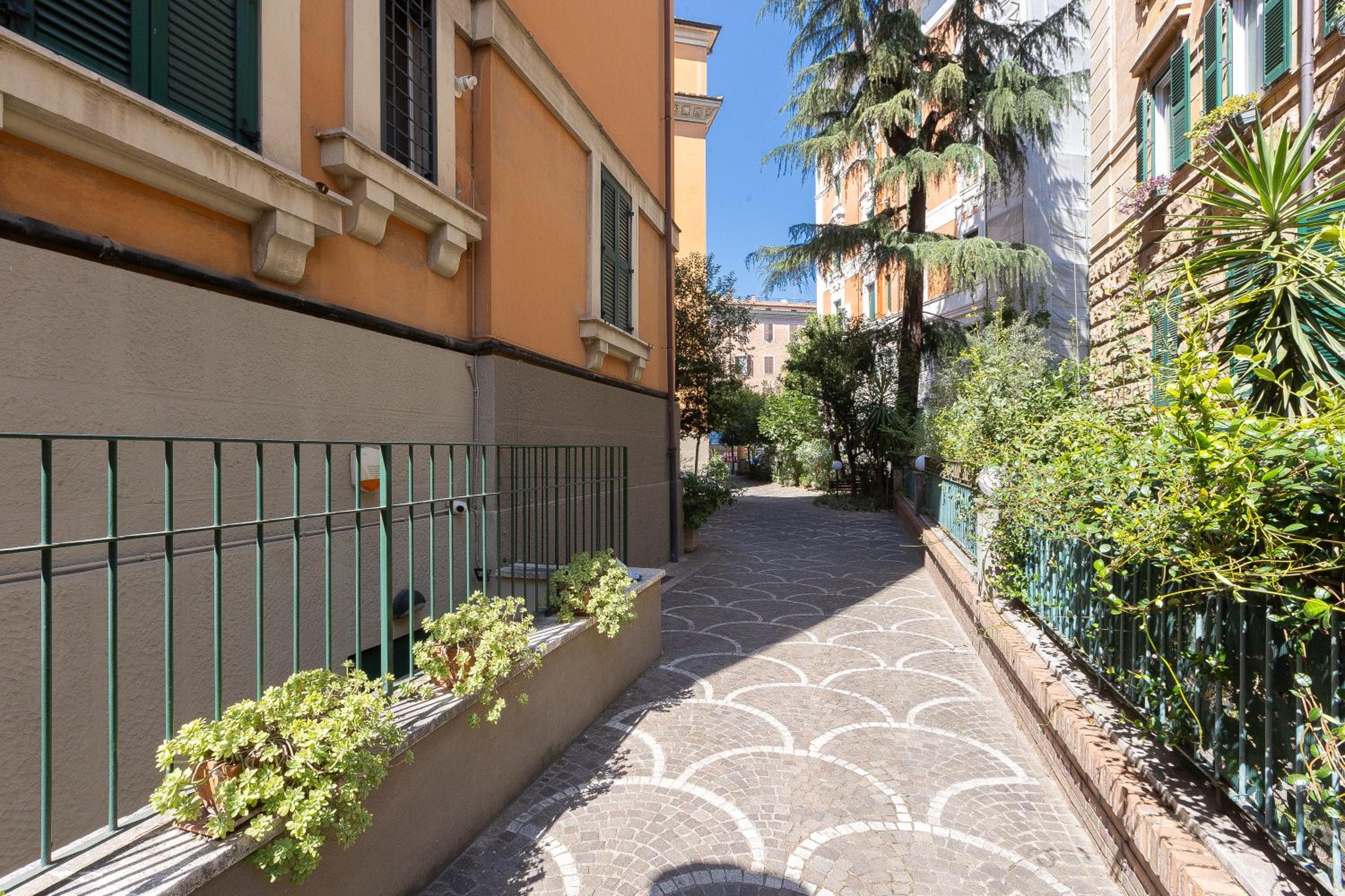 Prati View Penthouse by Rental in Rome