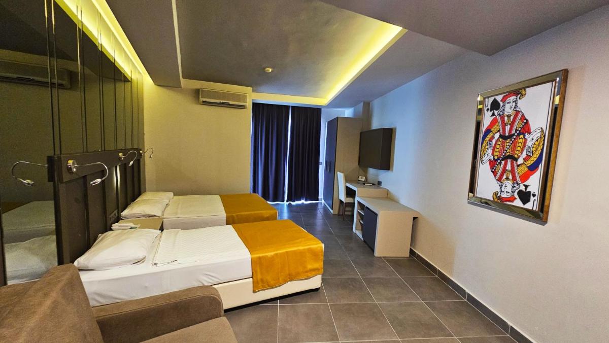 Blue Star Hotel - Image 18