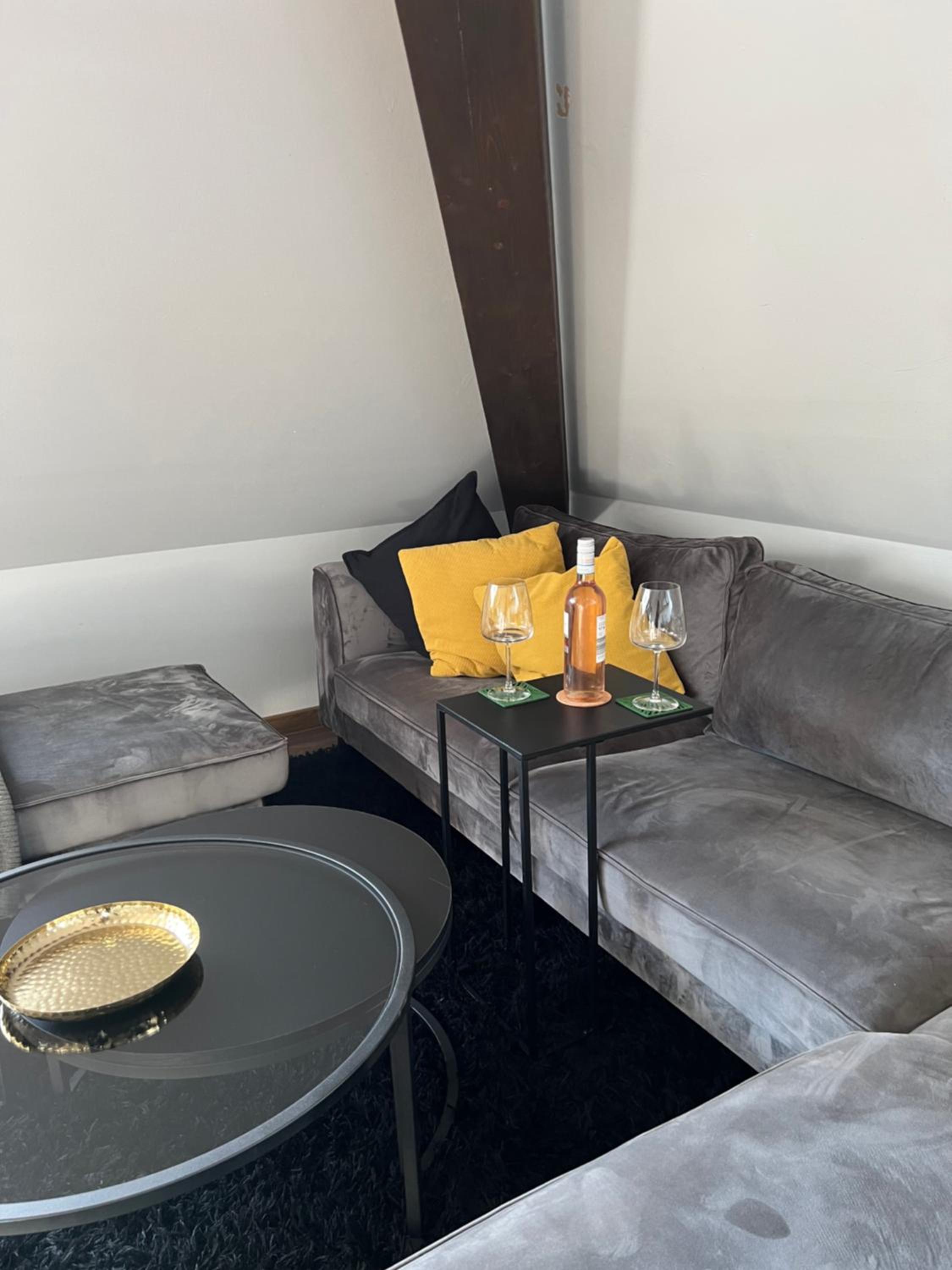 Moderne Galerie-Wohnung! Zentral-A8-B17 WIFI