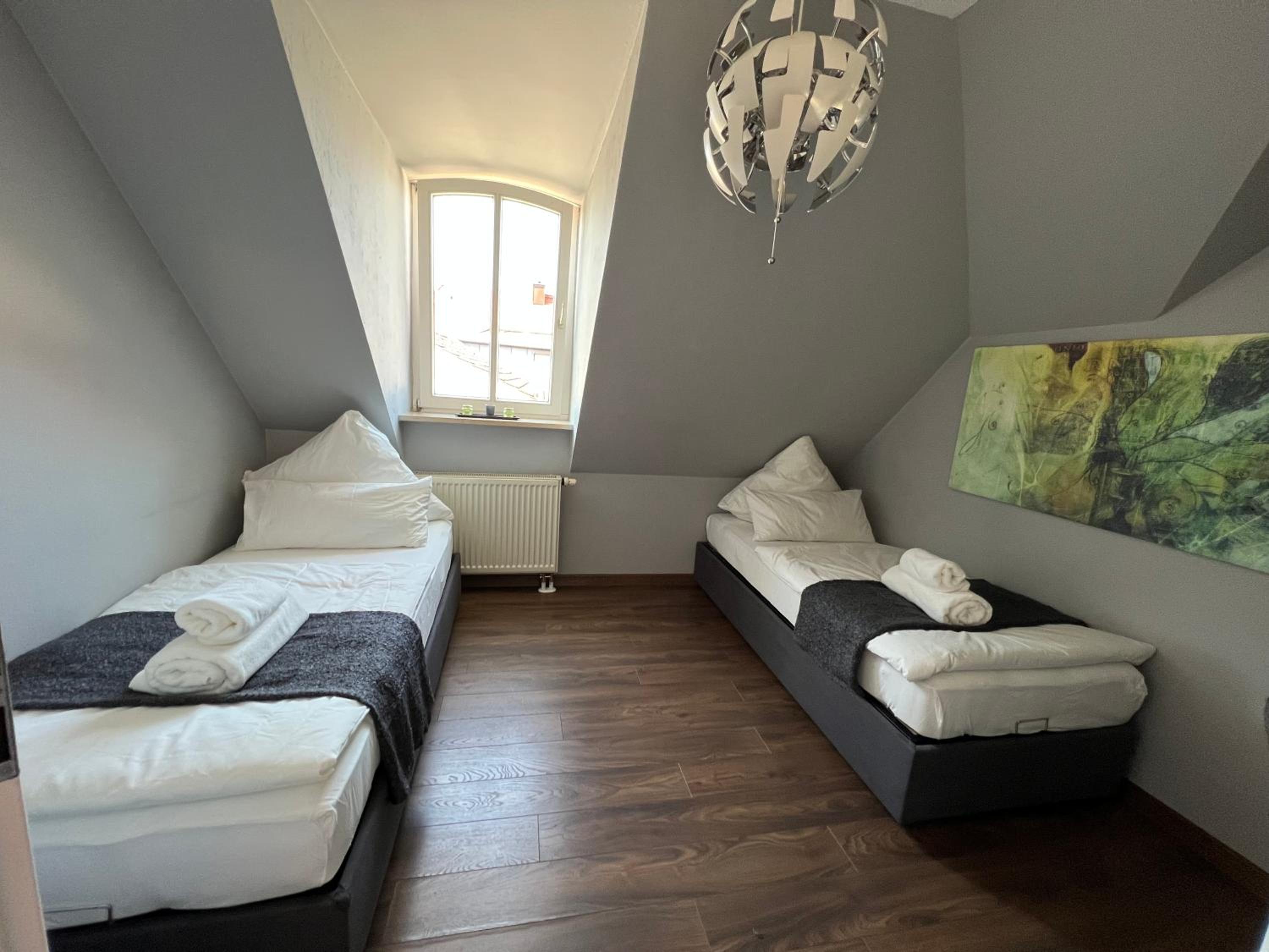 Moderne Galerie-Wohnung! Zentral-A8-B17 WIFI