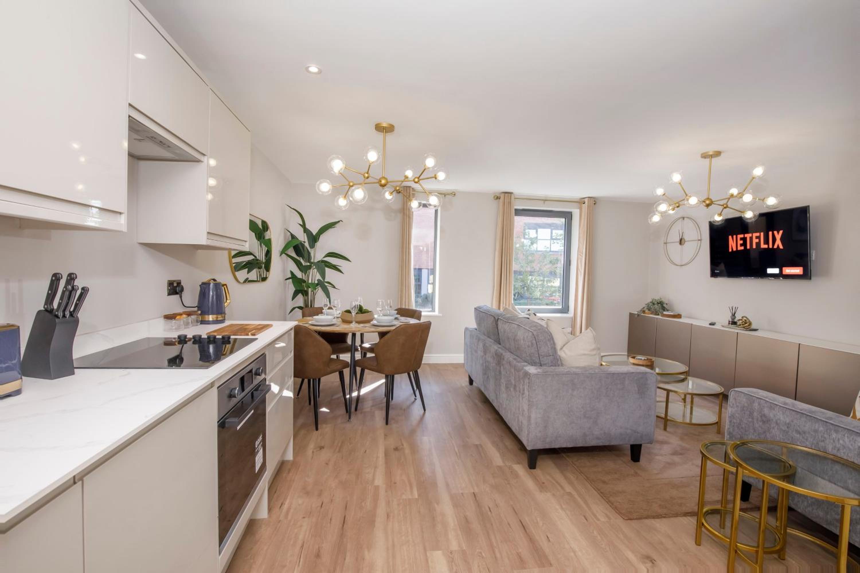 Crescent Court modern and luxurious Apartments York view 3