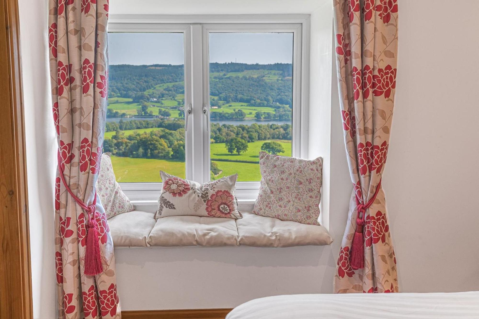 Sun Cottage with stunning lake views, Coniston view 3