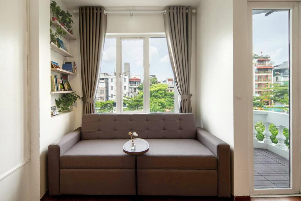 Holly's Balcony Bliss Homestay