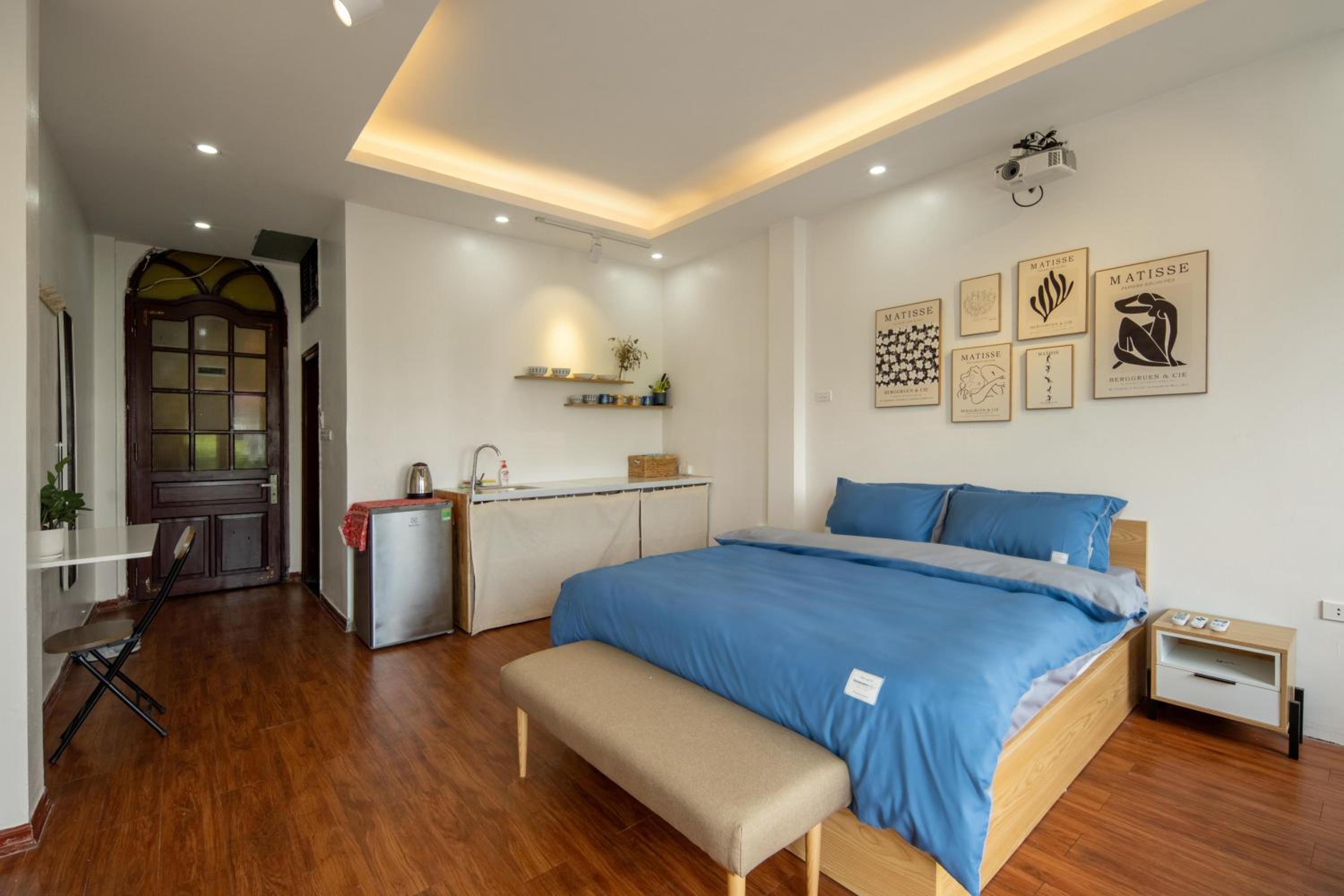 Holly's Balcony Bliss Homestay