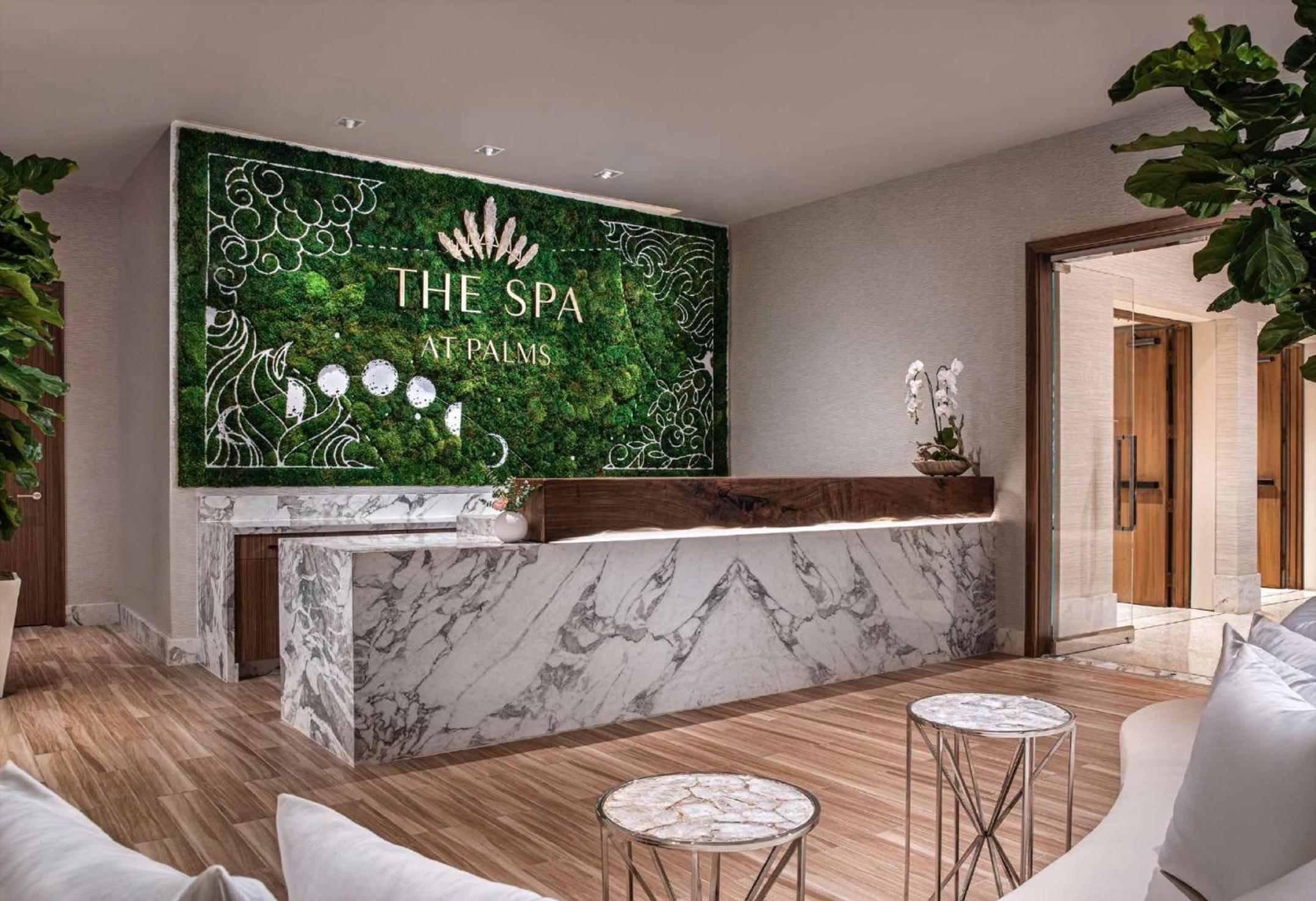 Huge Modern Luxury 17 Floor Panoramic Corner Suite with OPEN BALCONY view 4