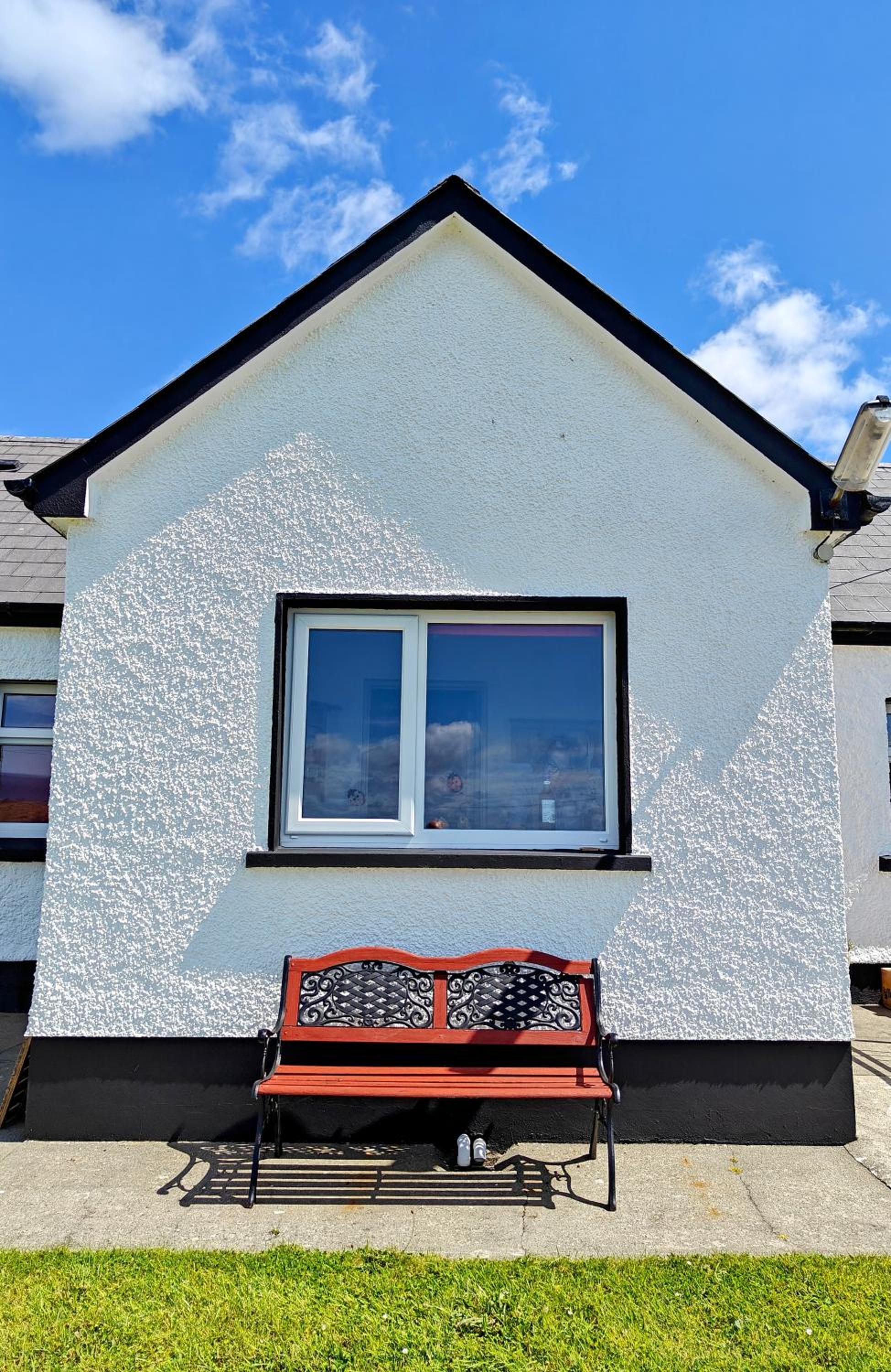 Teach Róisin-Traditional Irish holiday cottage in Malin Head.
