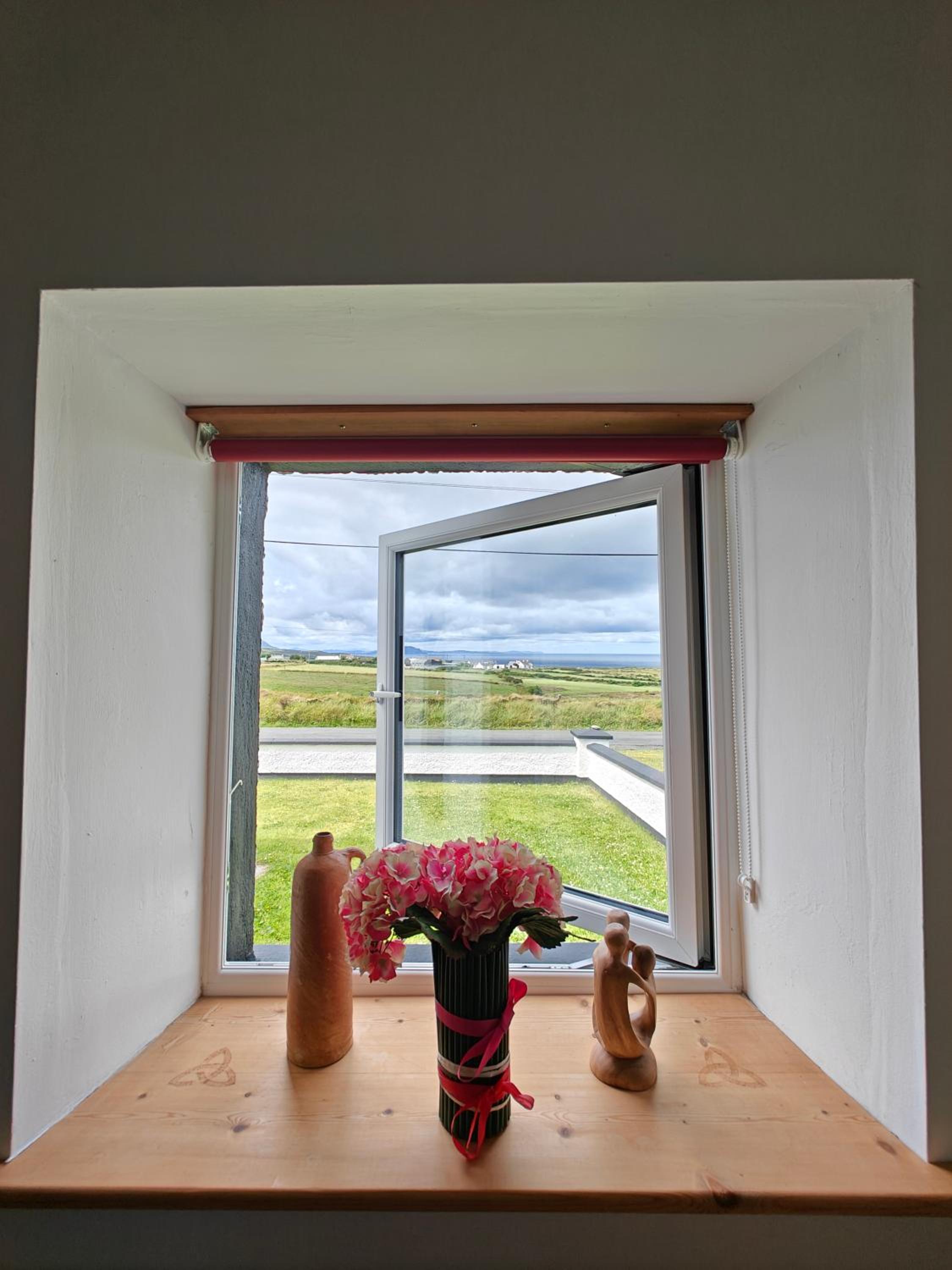 Teach Róisin-Traditional Irish holiday cottage in Malin Head.