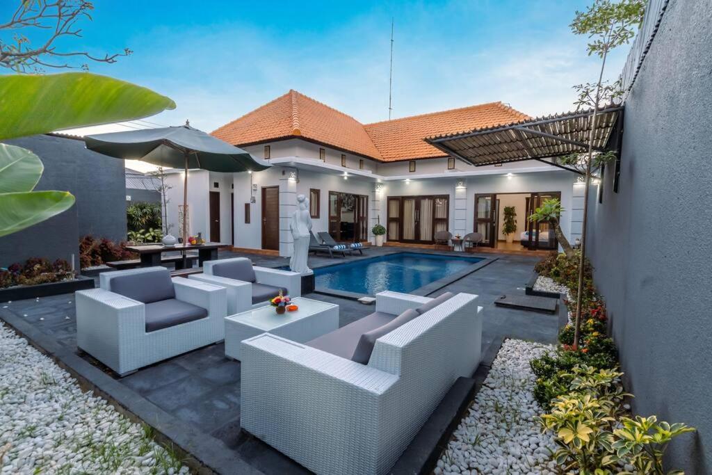 Private and Spacious 3 Bedroom plus 1 kids bedroom Family Villa in Legian view 4
