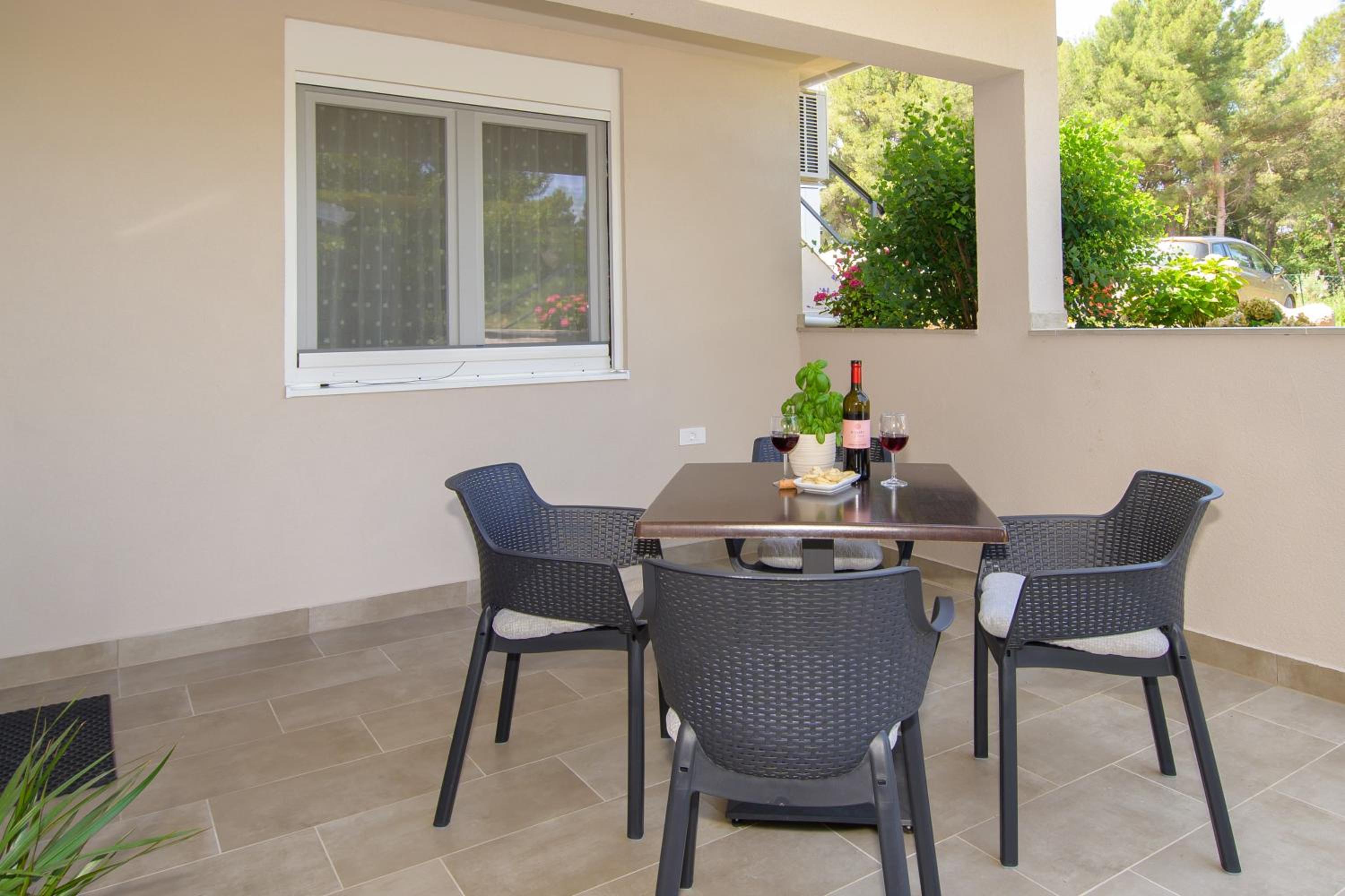 Hotel Apartments & Rooms Darrer - Image 1