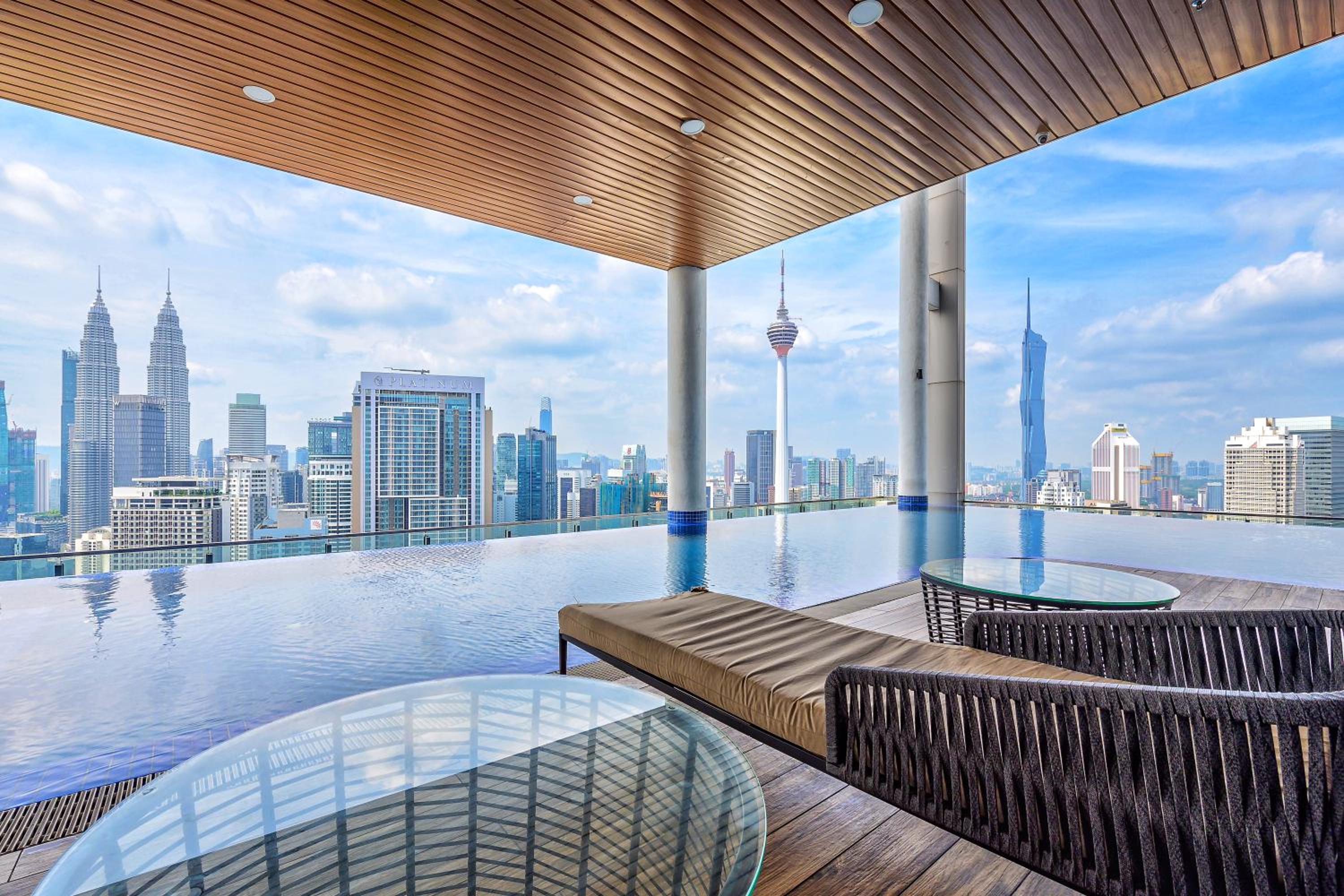 Penthouse Sky Jacuzzi At KLCC