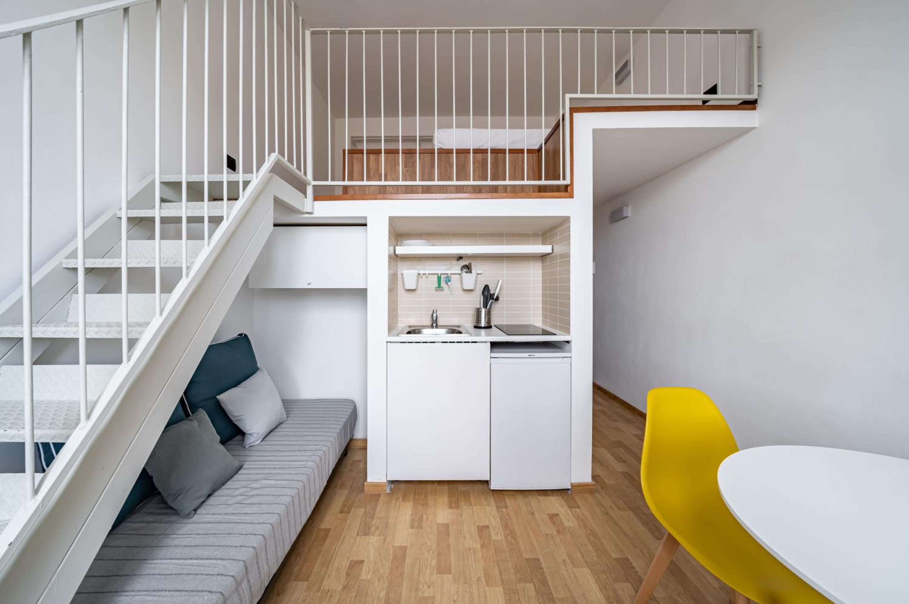 GuestHost - Milano Magenta Long Let Apts