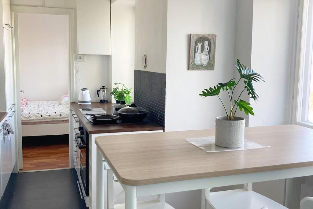 Scenic apartment close to nature in Helsinki