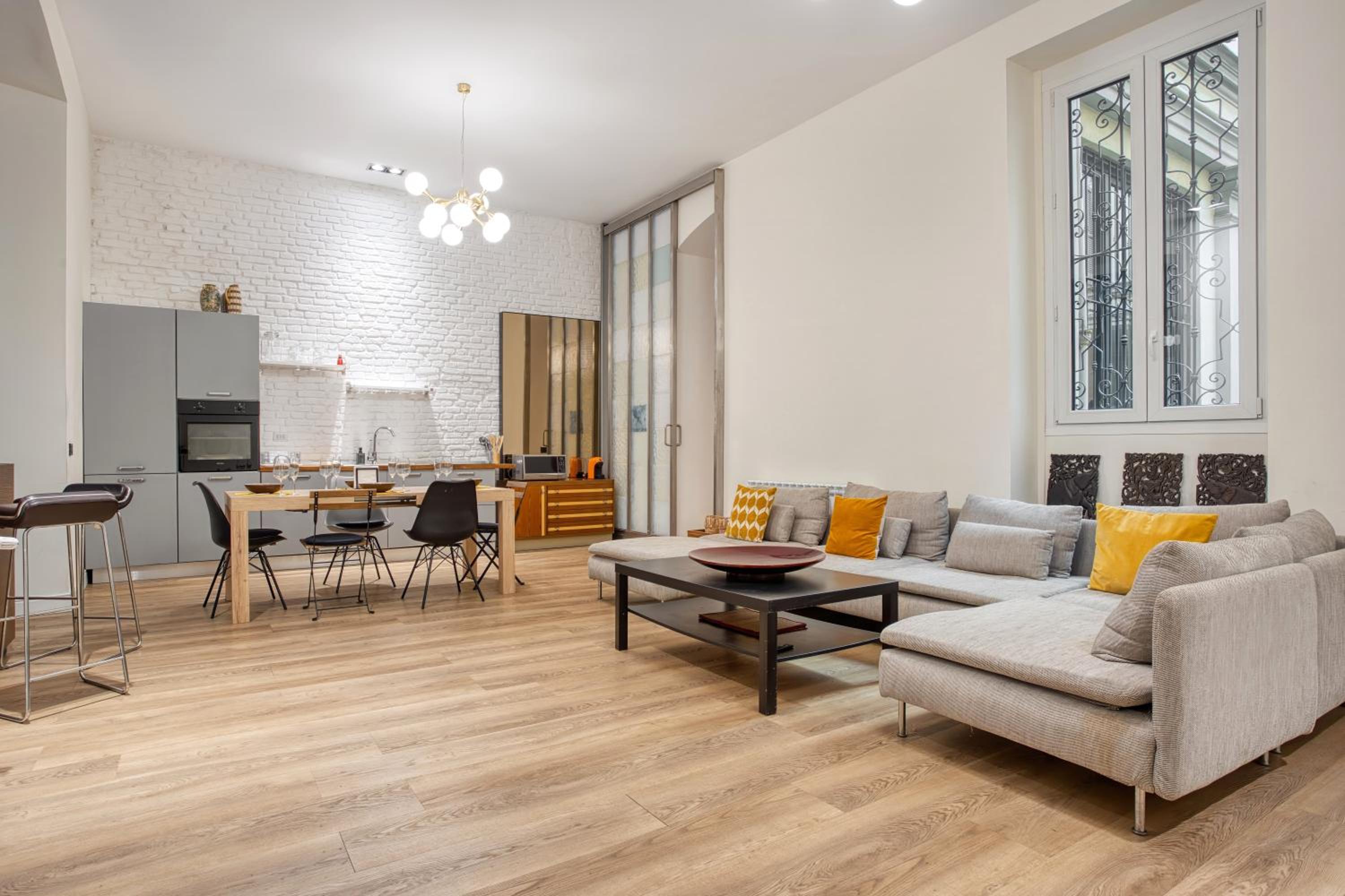 JOIVY Modern and Spacious family flat