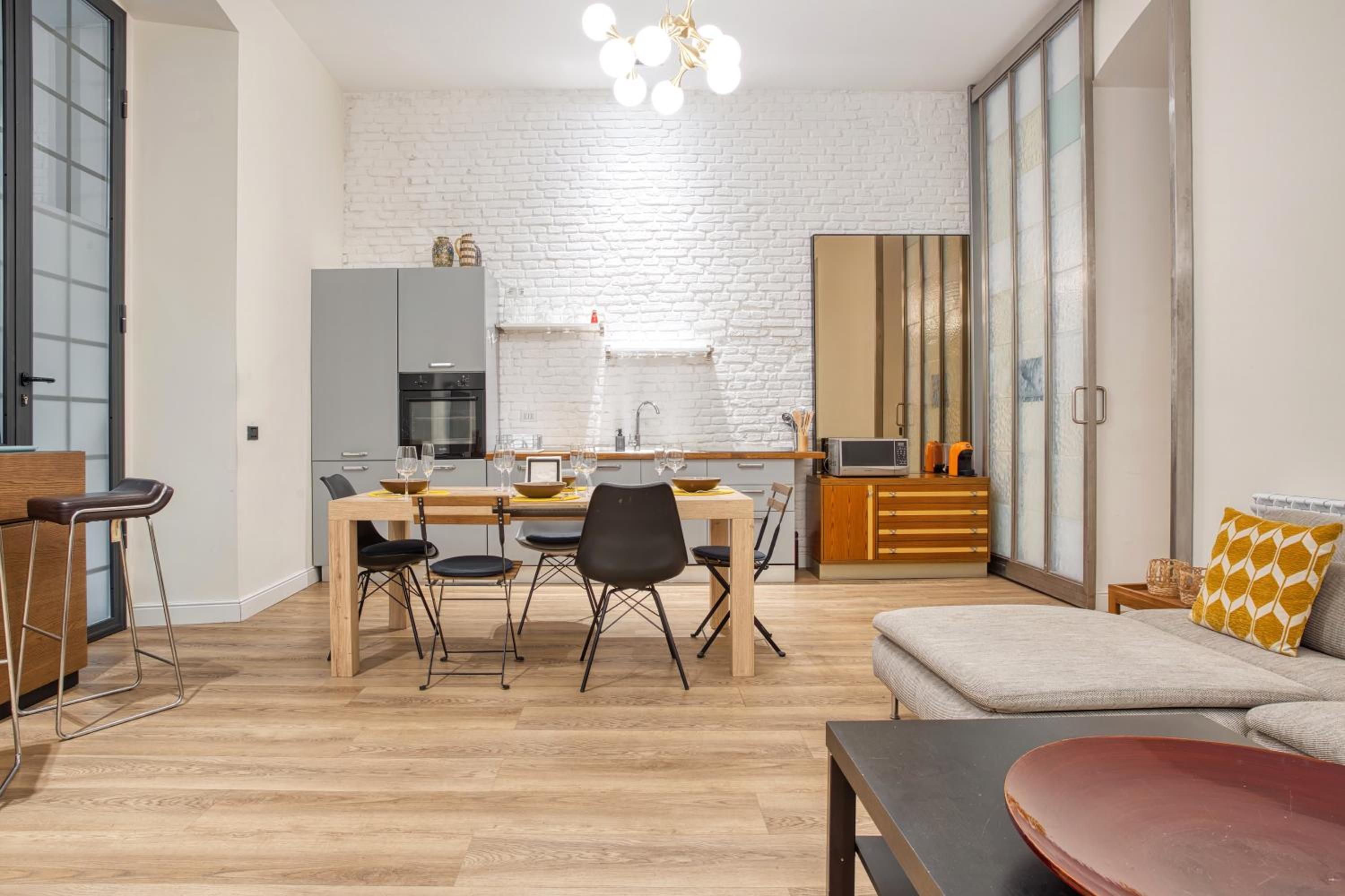 JOIVY Modern and Spacious family flat