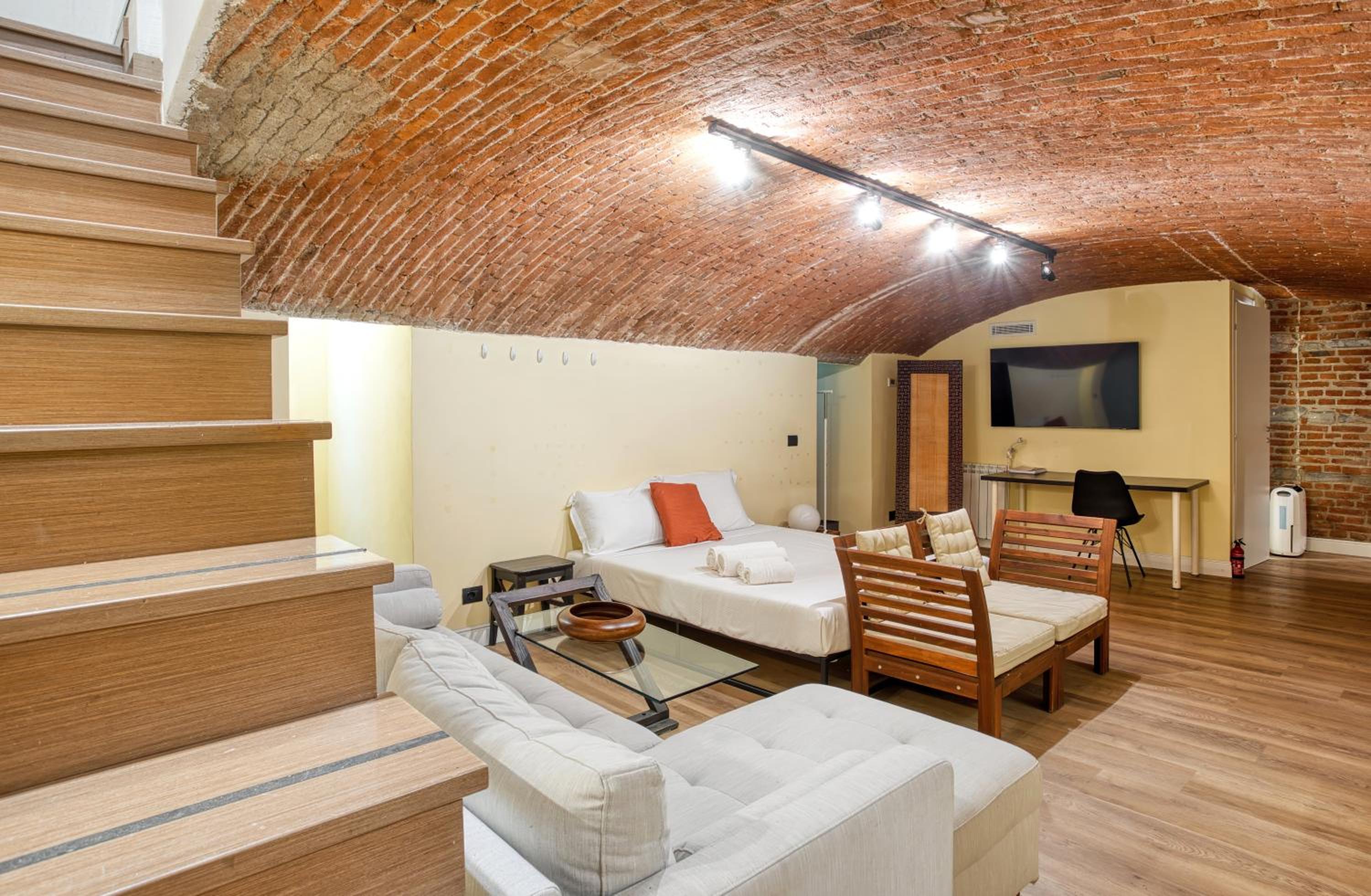 JOIVY Modern and Spacious family flat
