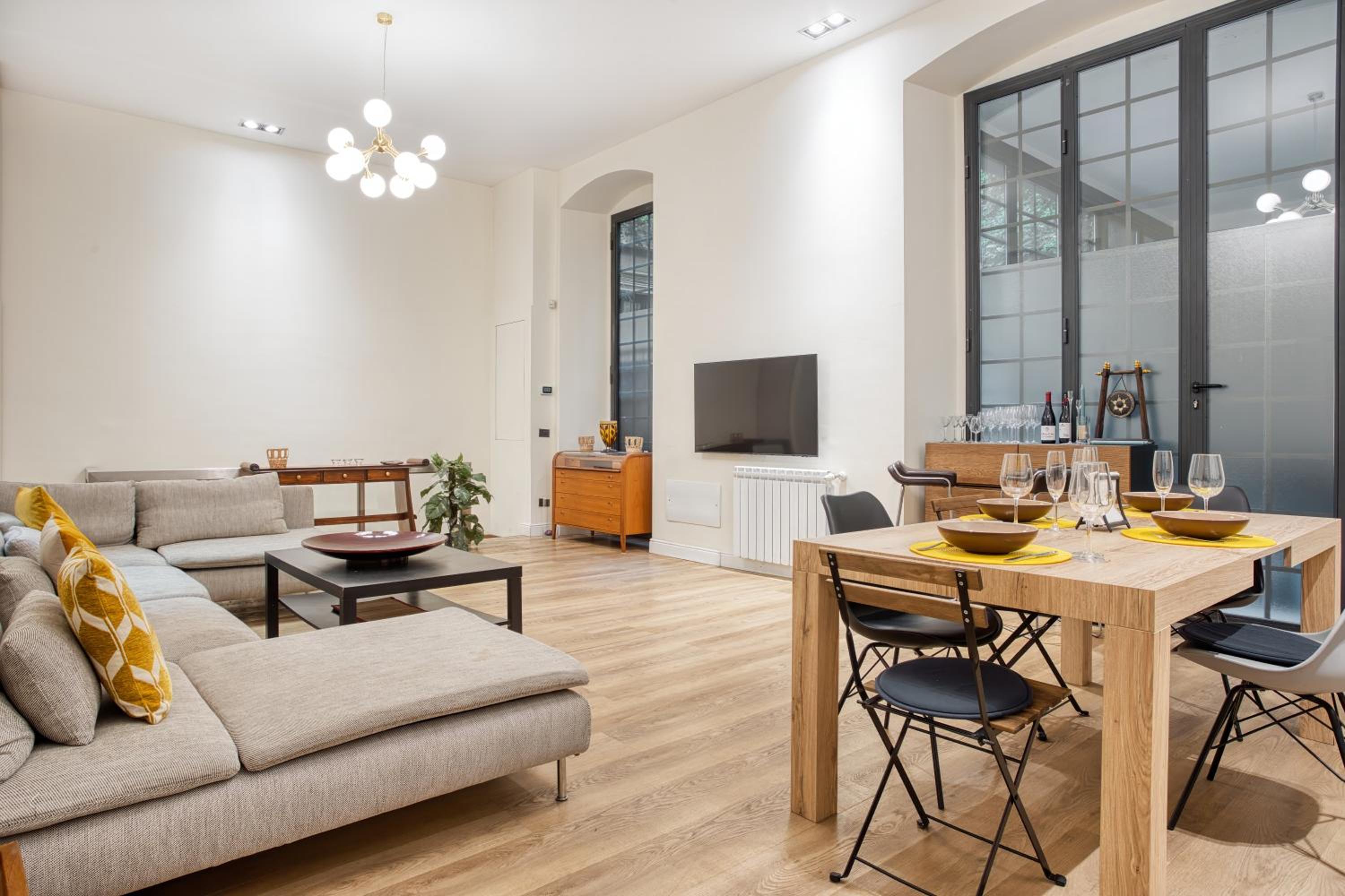JOIVY Modern and Spacious family flat