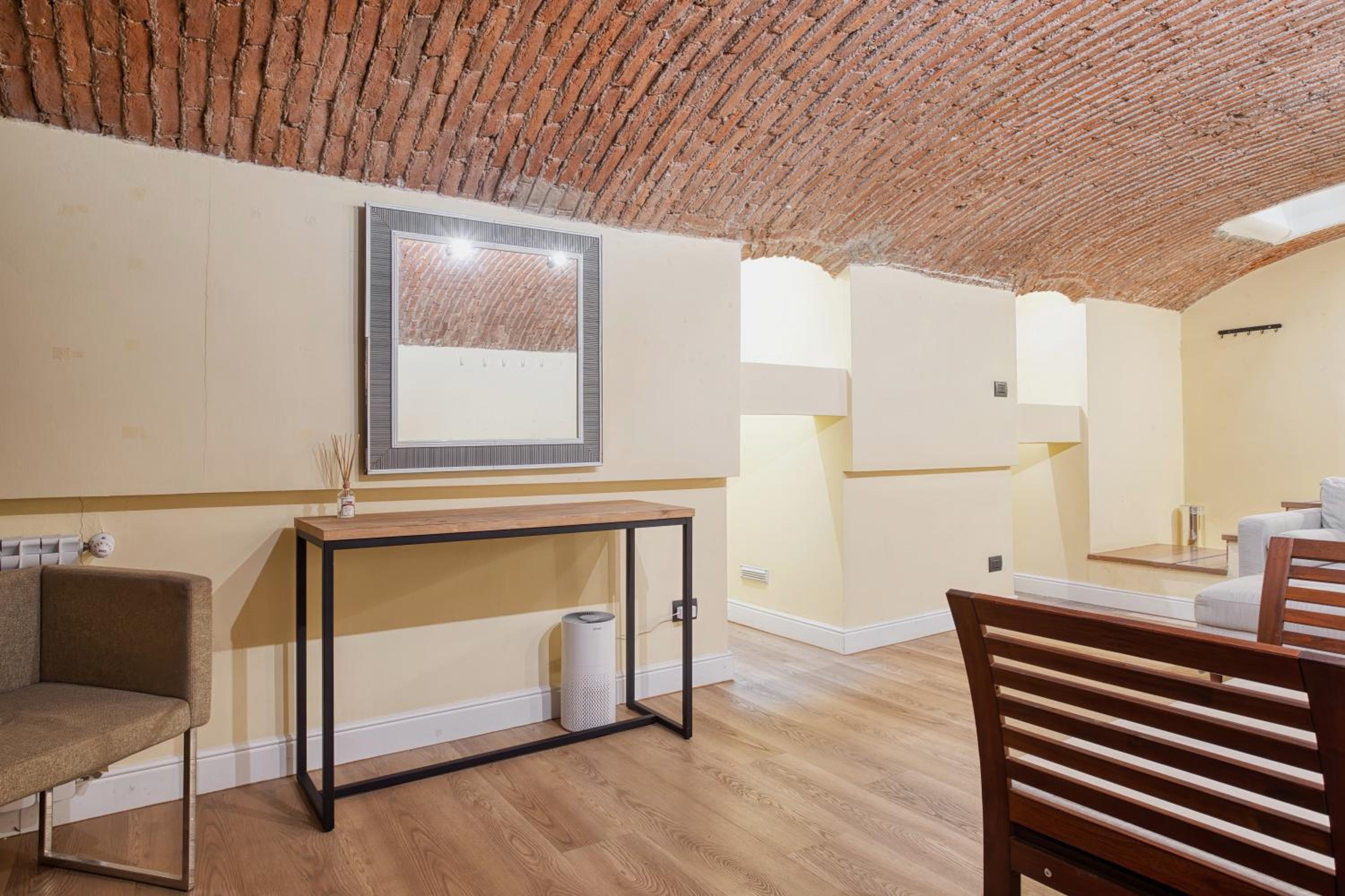 JOIVY Modern and Spacious family flat