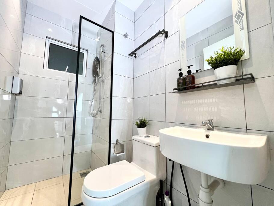 New Amber Cove Impression Melaka 6pax/2Room/1Park photo 5