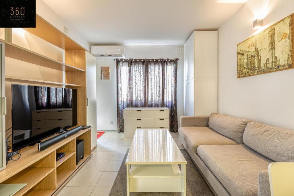 Cozy 1 Bedroom Oasis in the Heart of St. Julians by 360 Estates photo 5