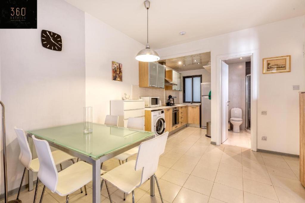 Cozy 1 Bedroom Oasis in the Heart of St. Julians by 360 Estates photo 2