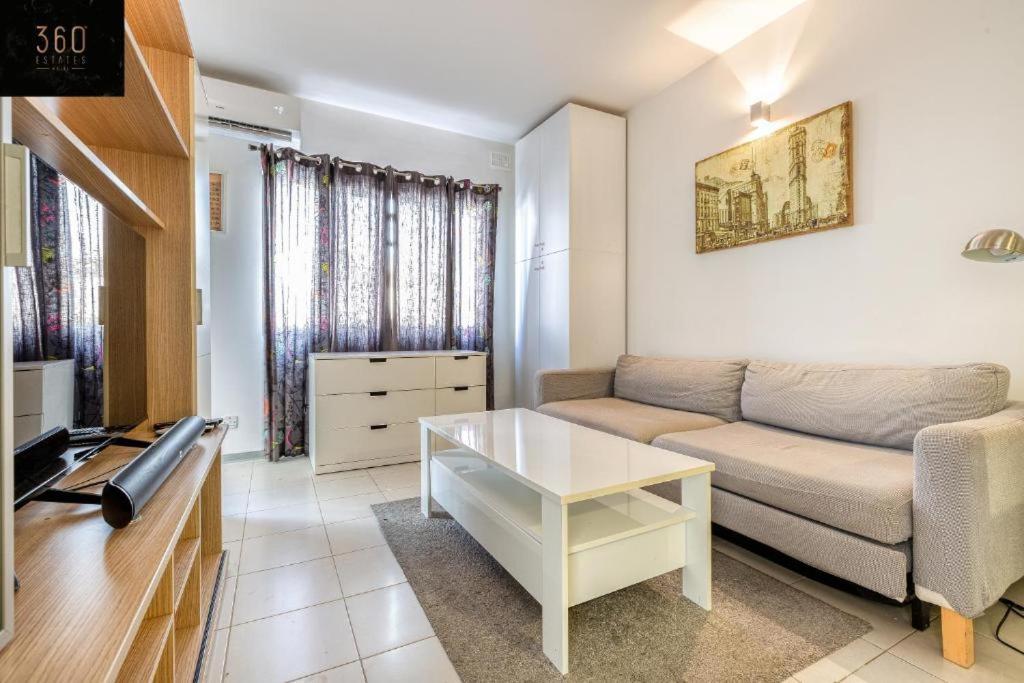 Cozy 1 Bedroom Oasis in the Heart of St. Julians by 360 Estates photo 3
