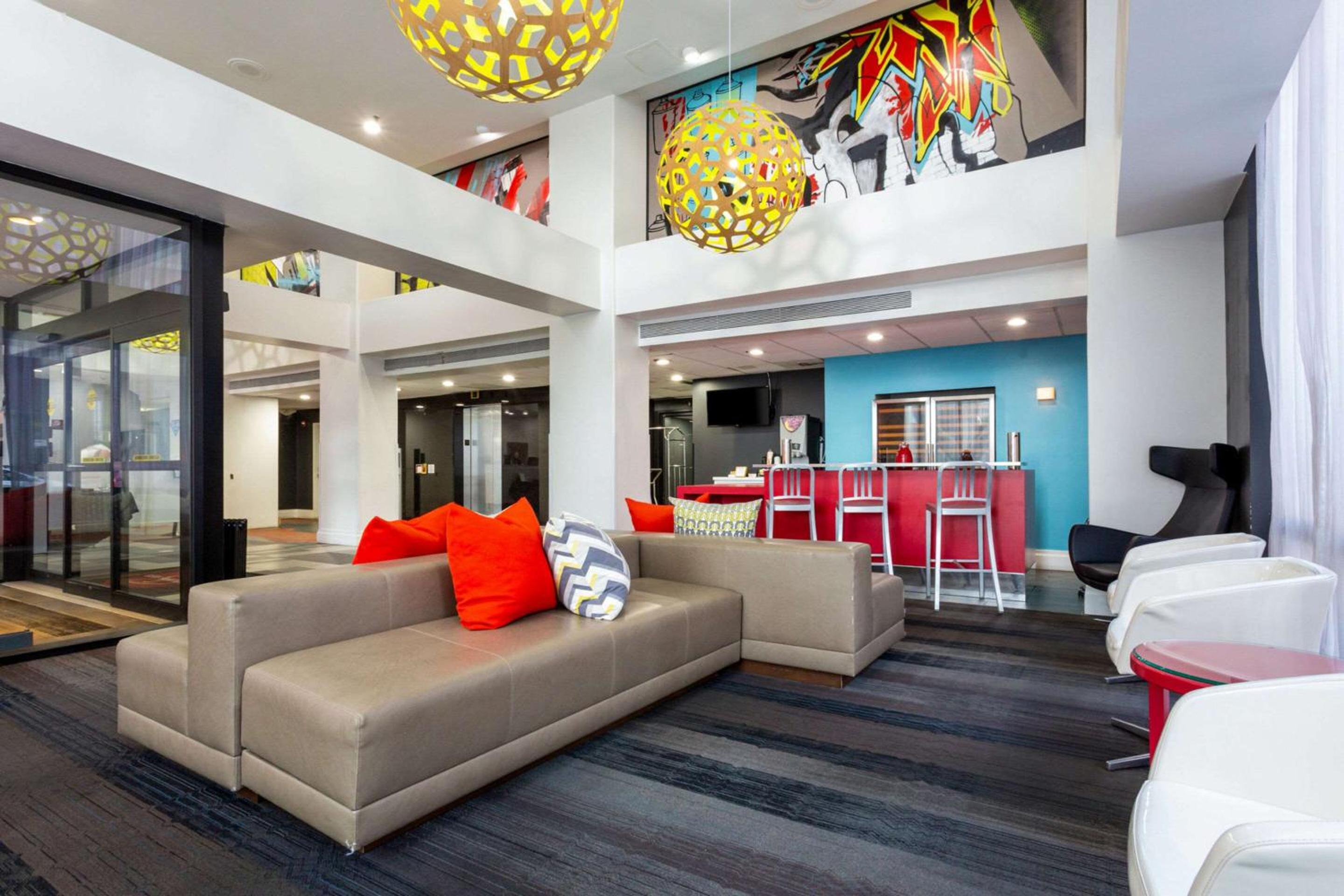Comfort Inn Suites Baltimore Inner Harbor - Property Image 36