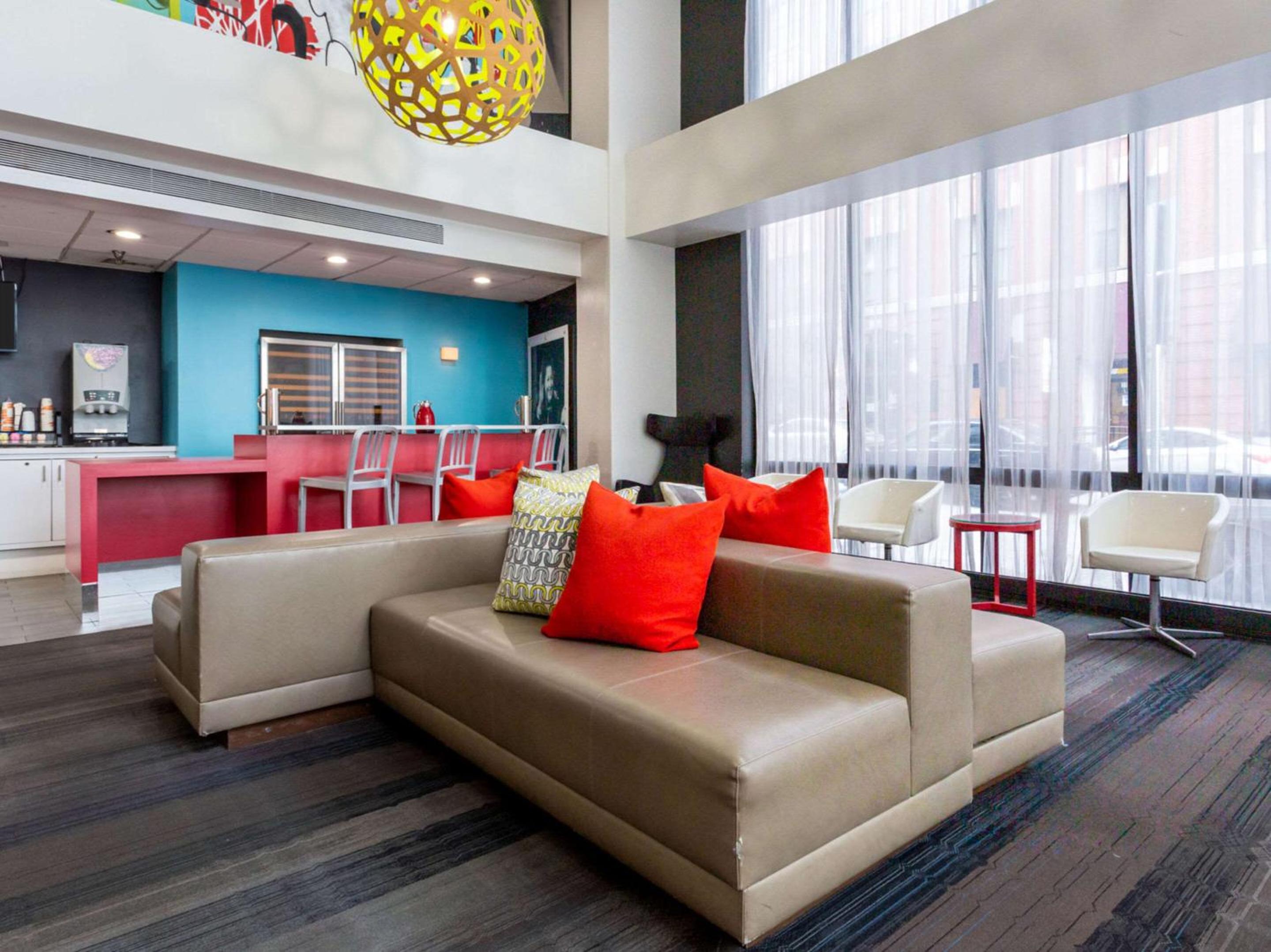Comfort Inn  Suites Baltimore Inner Harbor - Property Image 3