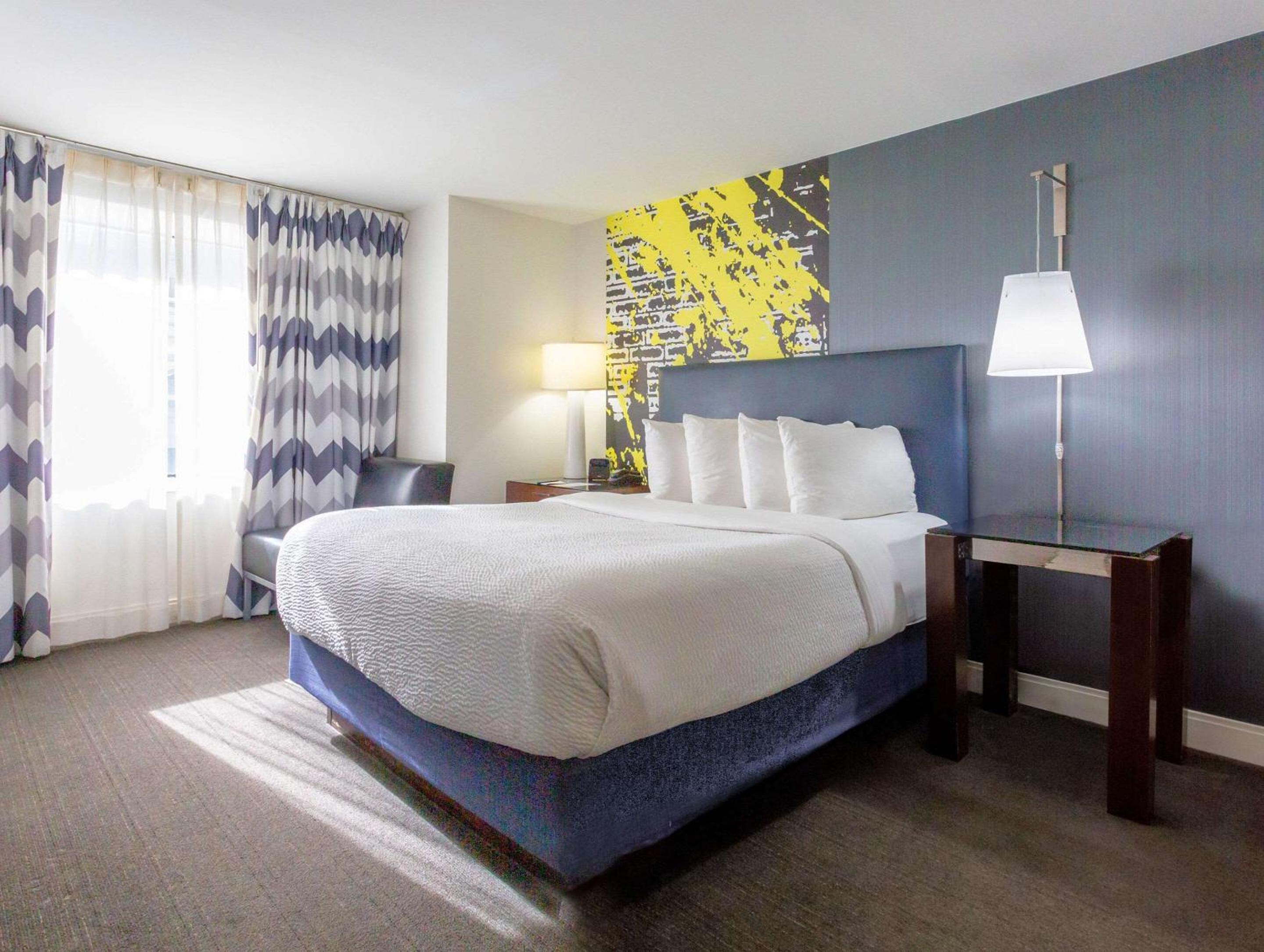 Comfort Inn  Suites Baltimore Inner Harbor - Property Image 8