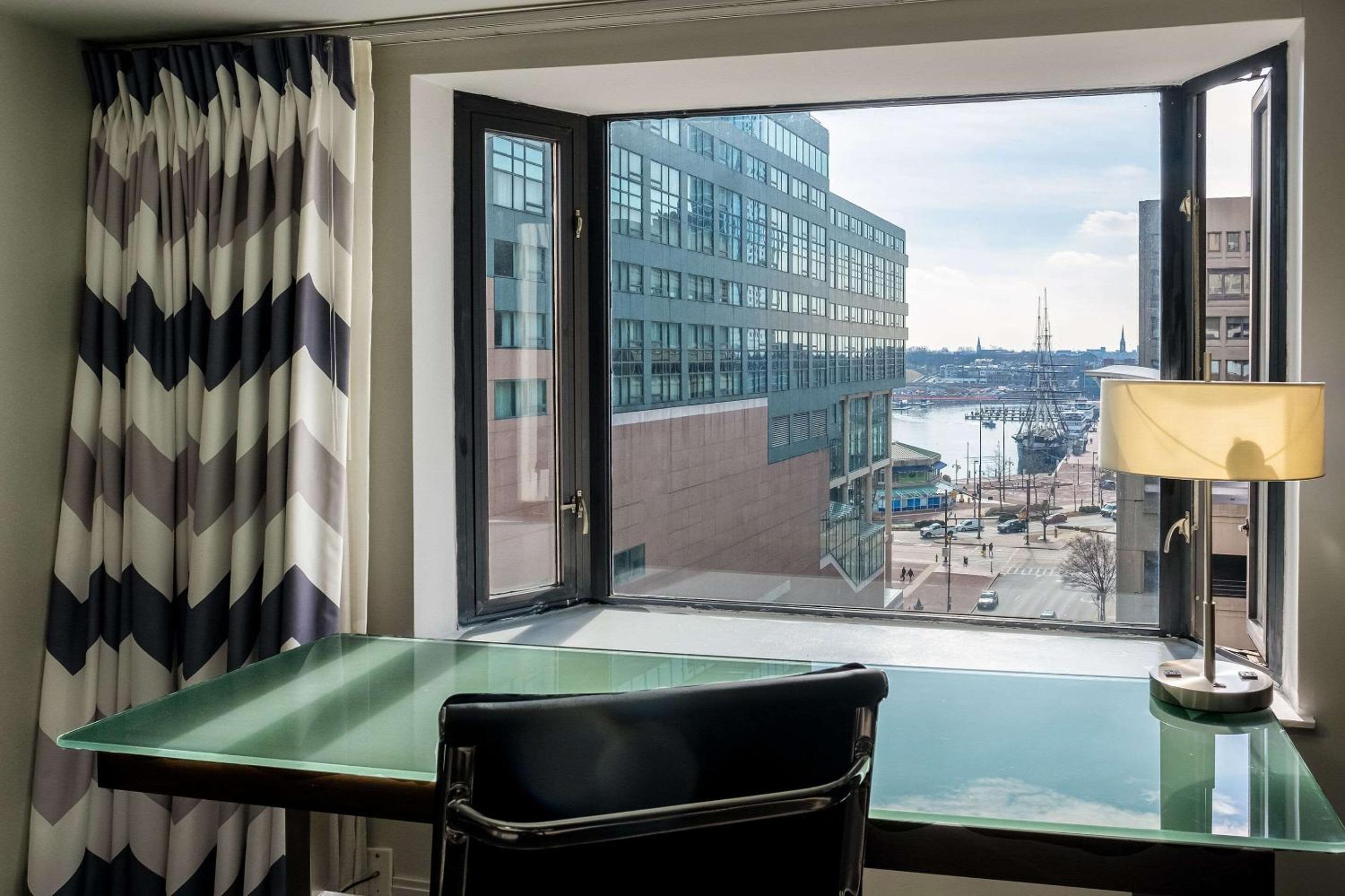Comfort Inn Suites Baltimore Inner Harbor - Property Image 43