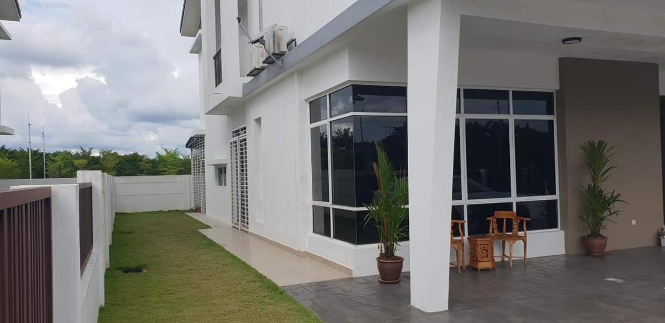 Homestay Fe-feeling Artis with 4 Bedrooms photo 7