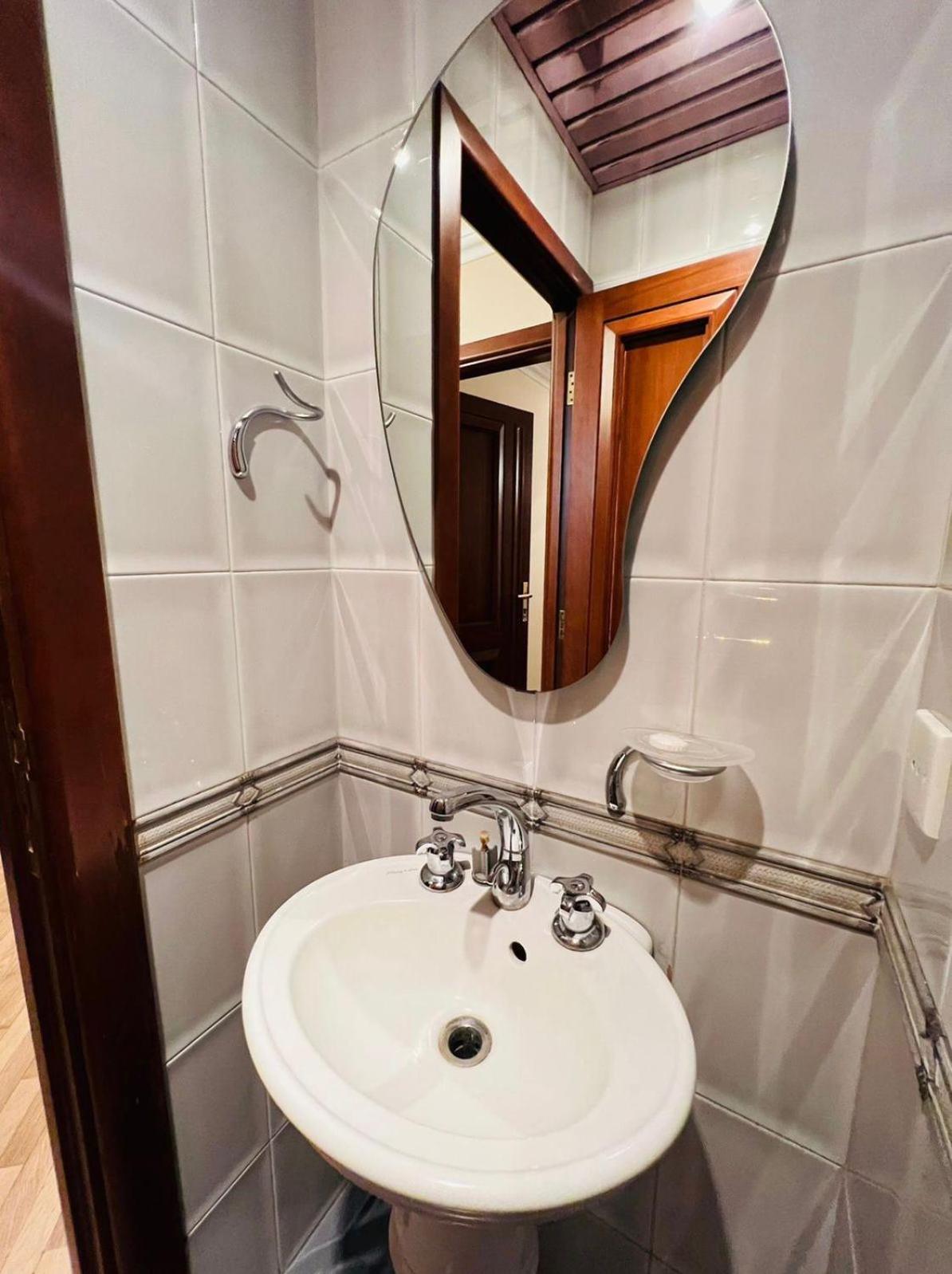 Family Spacious 2 Bedroom Apartment in the Middle of City Center, Next To North Avenue