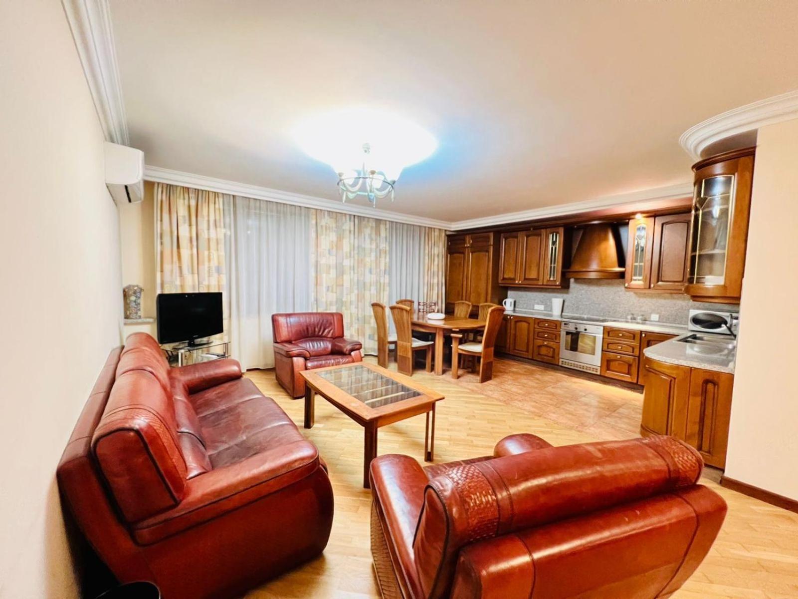 Family Spacious 2 Bedroom Apartment in the Middle of City Center, Next To North Avenue