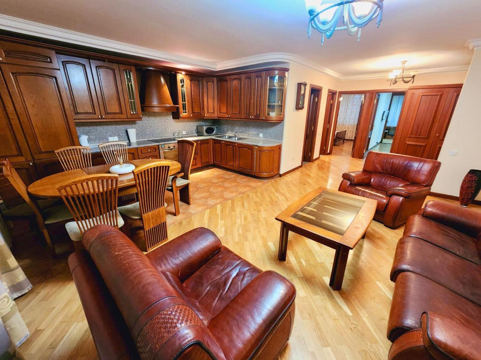 Family Spacious 2 Bedroom Apartment in the Middle of City Center, Next To North Avenue
