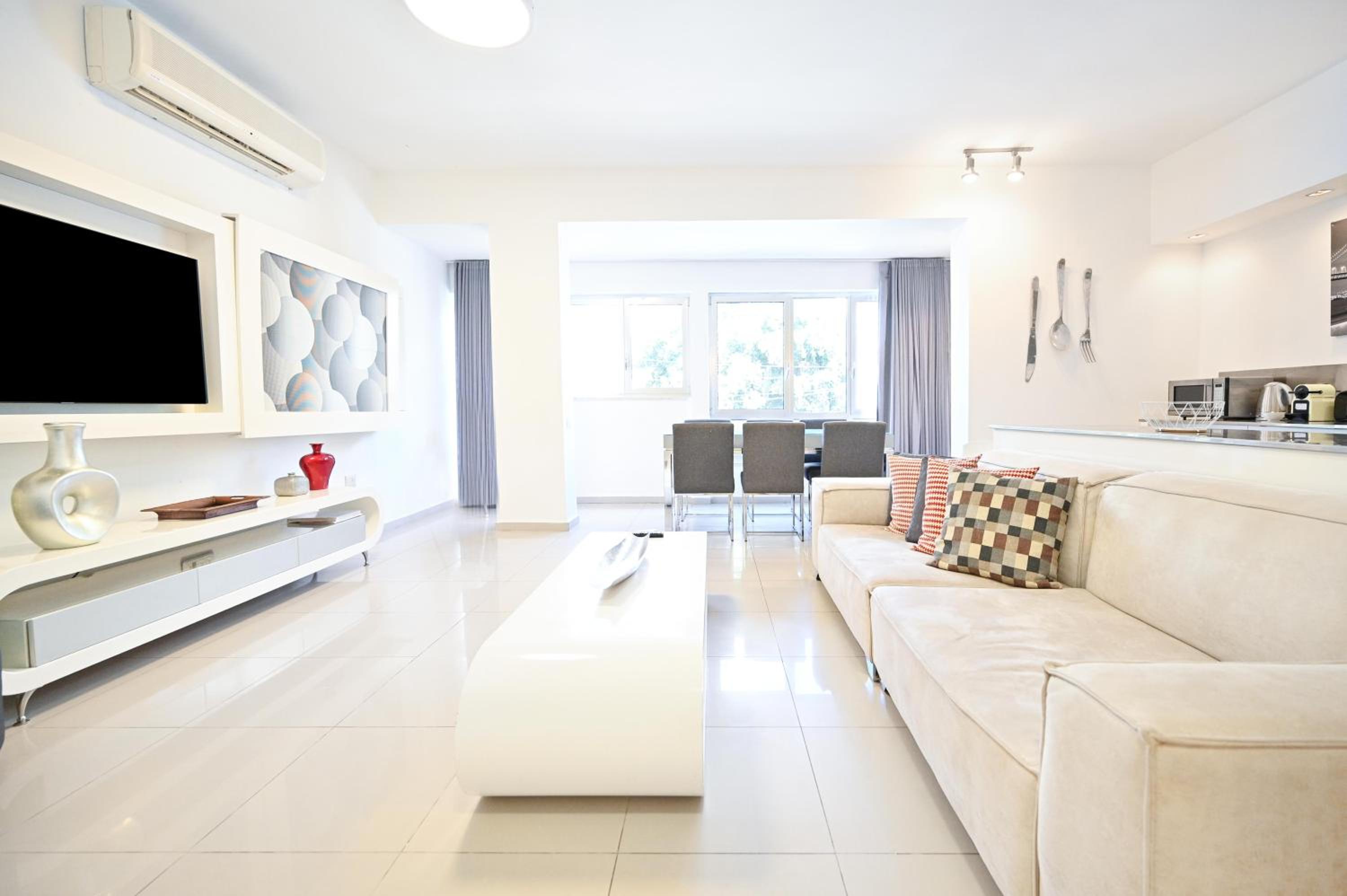 Peaceful 3BR near Frishman Beach by HolyGuest