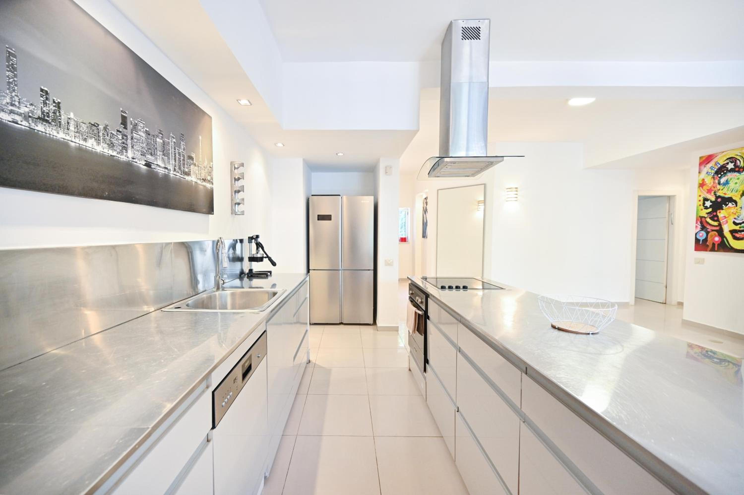 Peaceful 3BR near Frishman Beach by HolyGuest