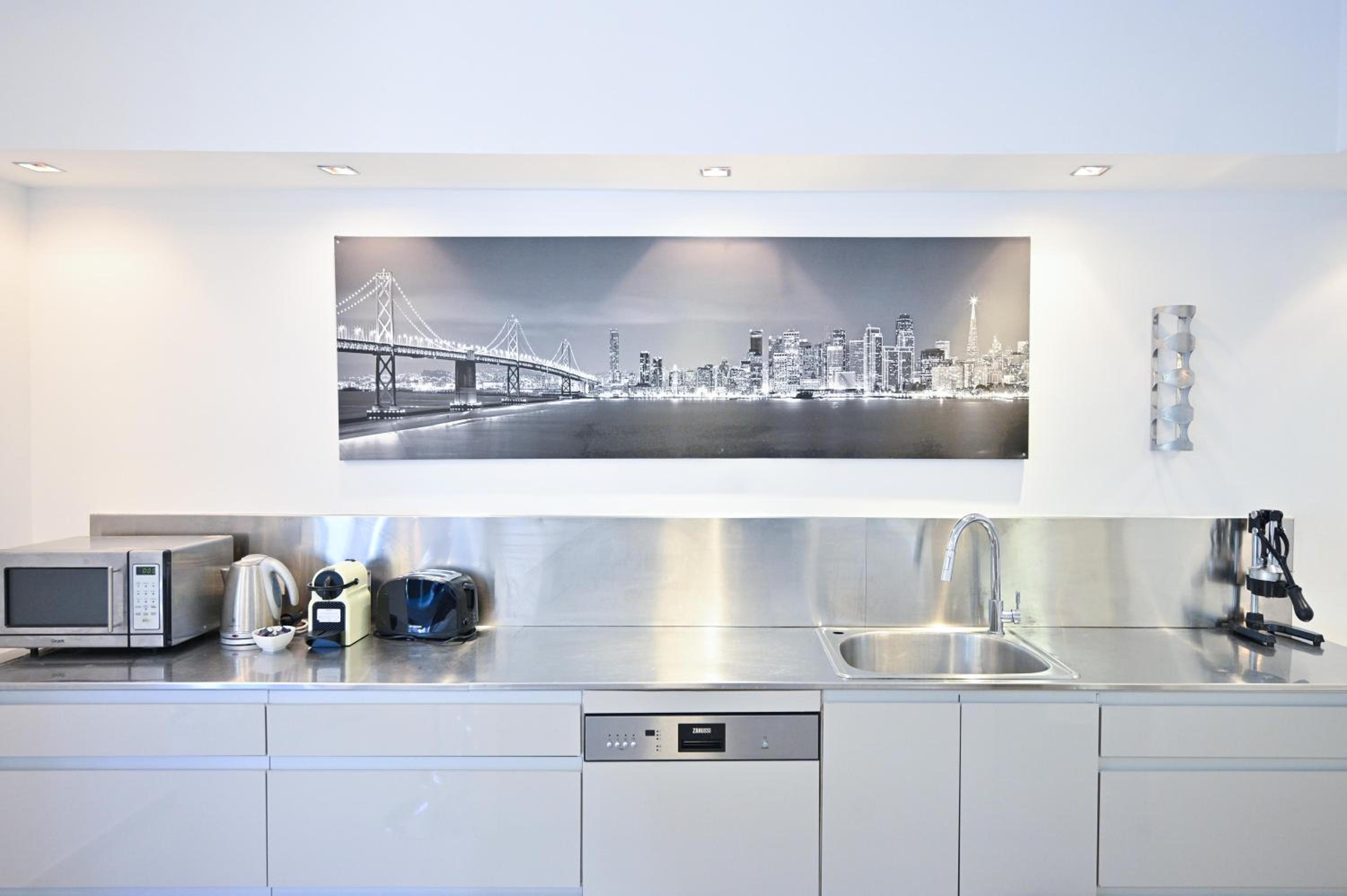 Peaceful 3BR near Frishman Beach by HolyGuest