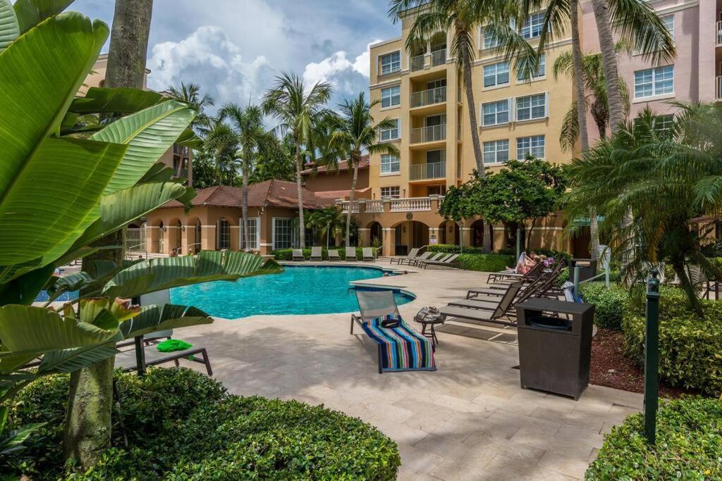 Luxury VIP 3 Bed 2 Bath Apartment Yacht Club Aventura
