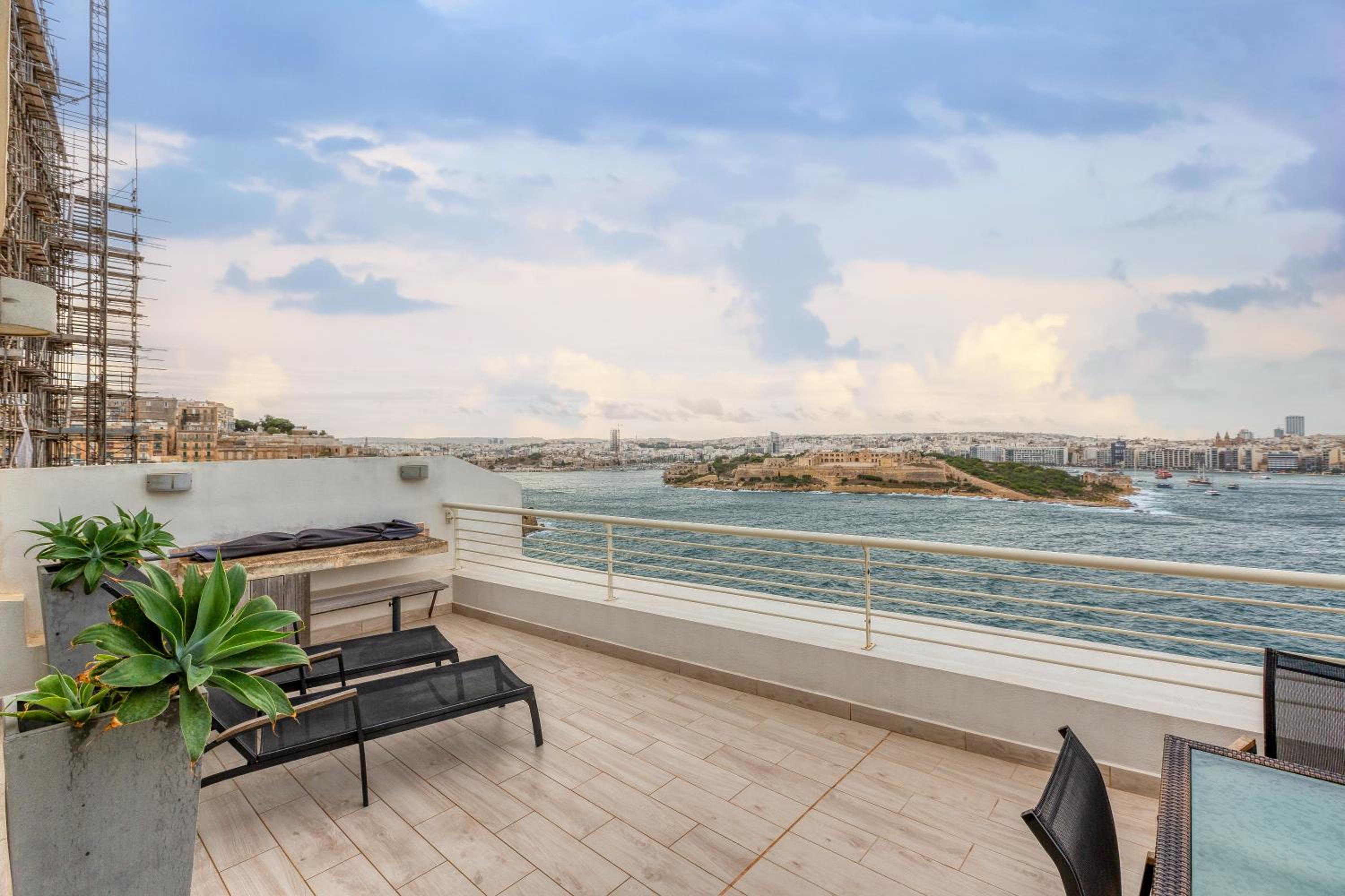49/3 Seafront Duplex Penthouse in Valletta view 2