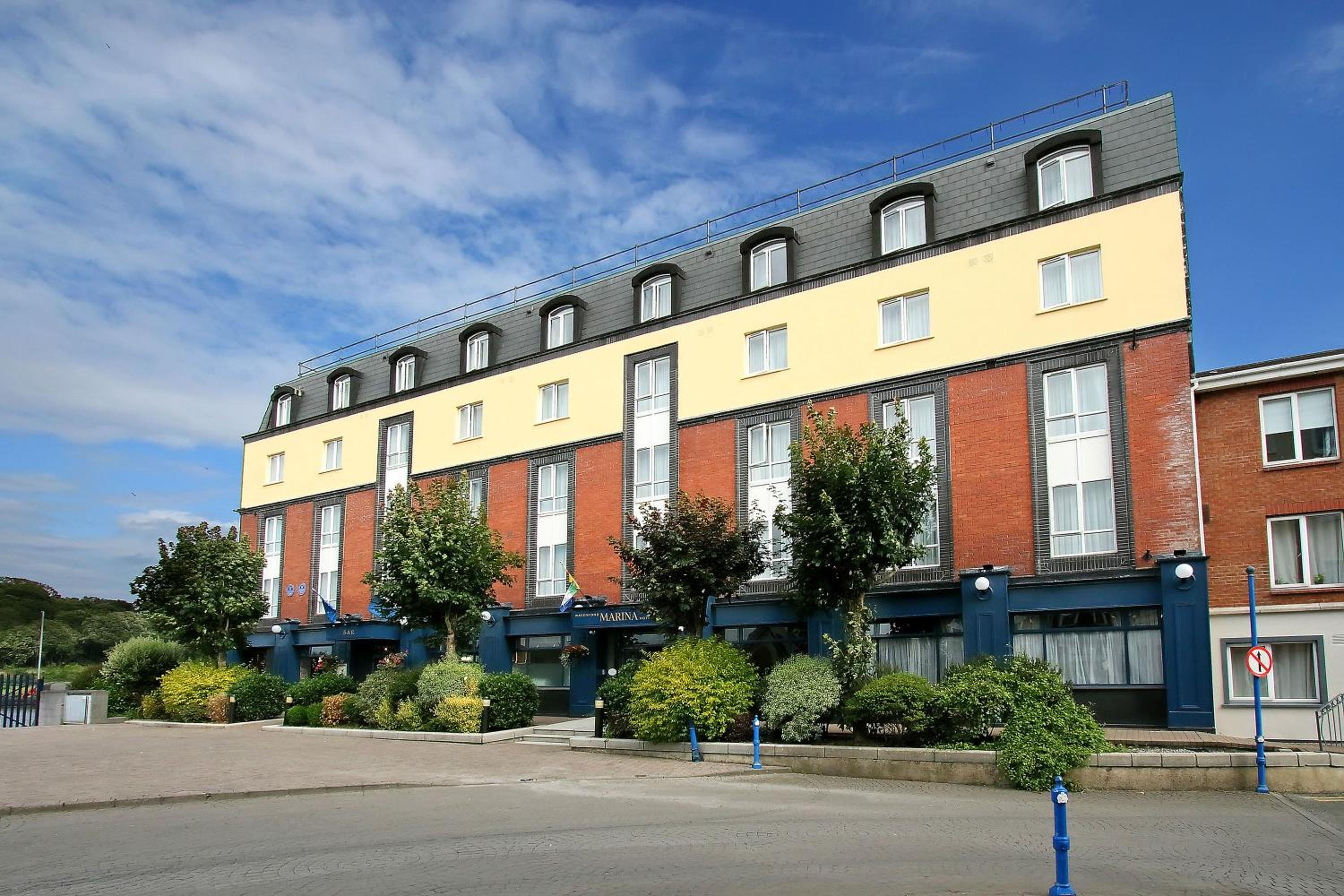 Waterford Vacations - Waterford Marina Hotel - Property Image 2